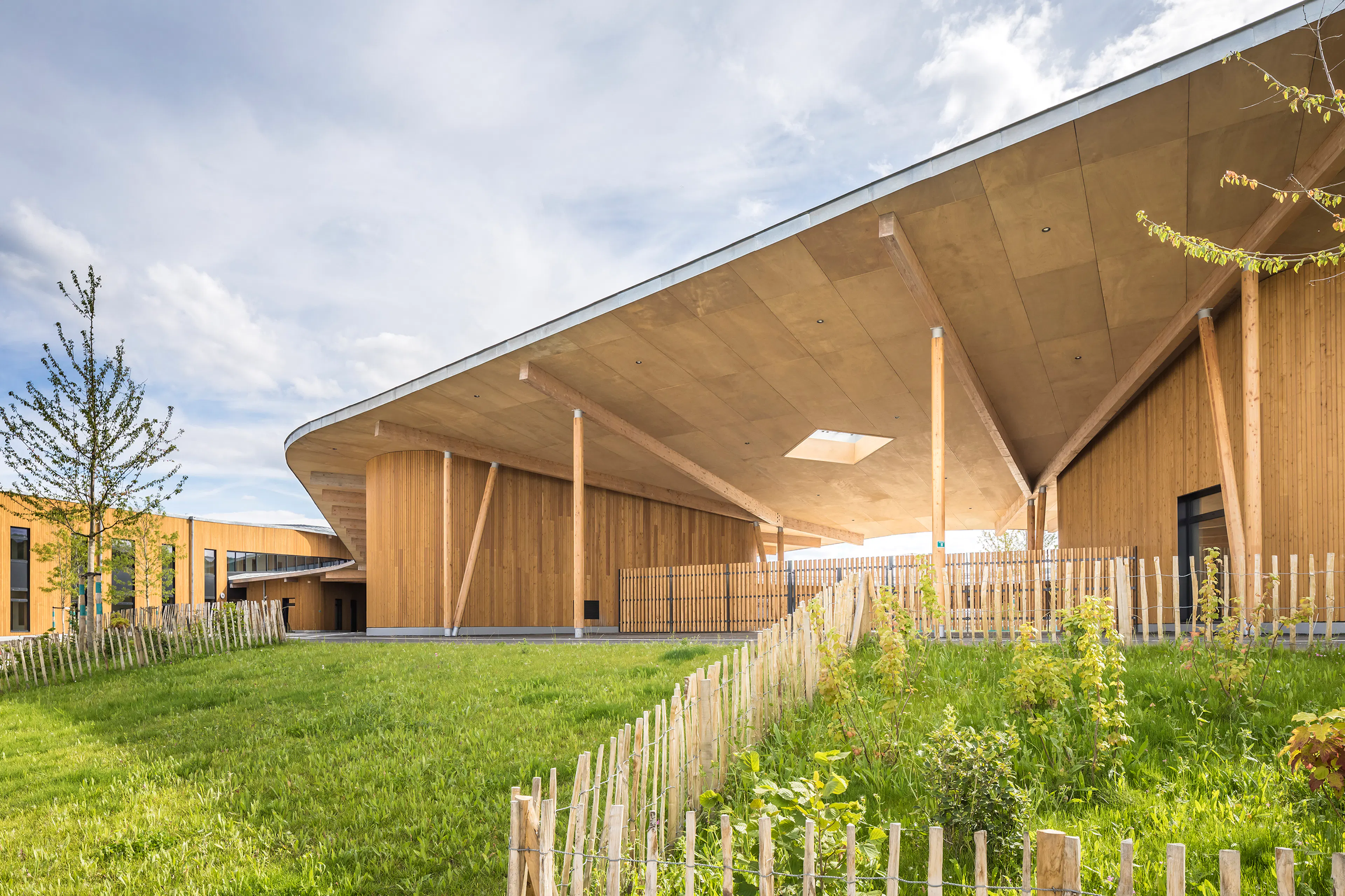 Jean Louis Étienne school