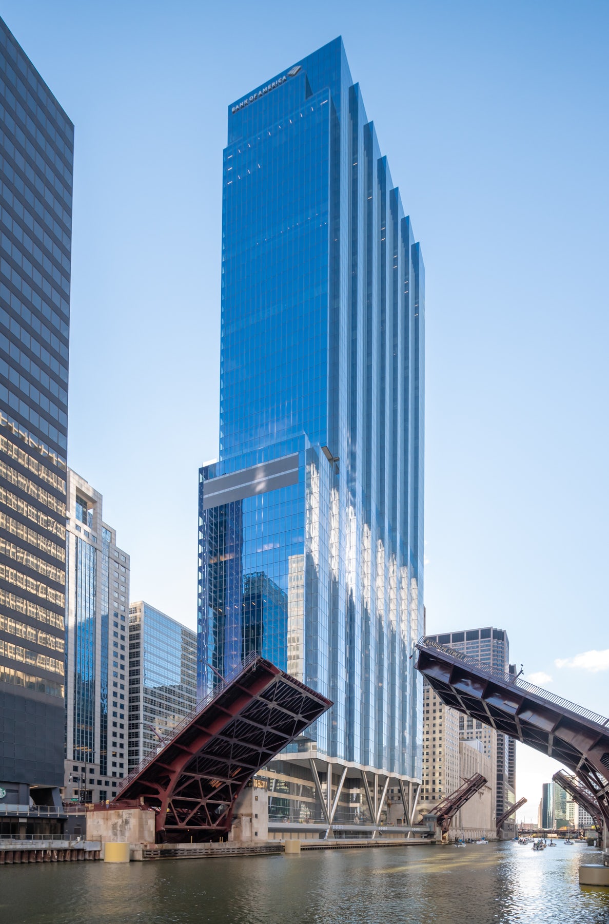© Goettsch Partners