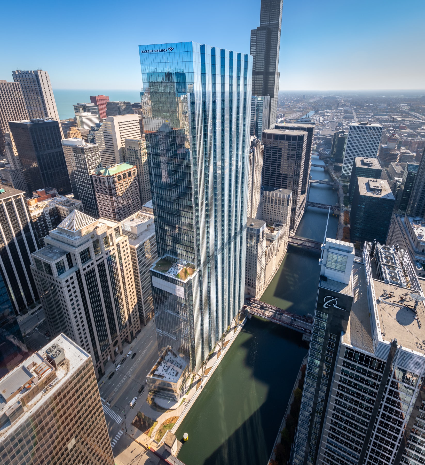 © Goettsch Partners