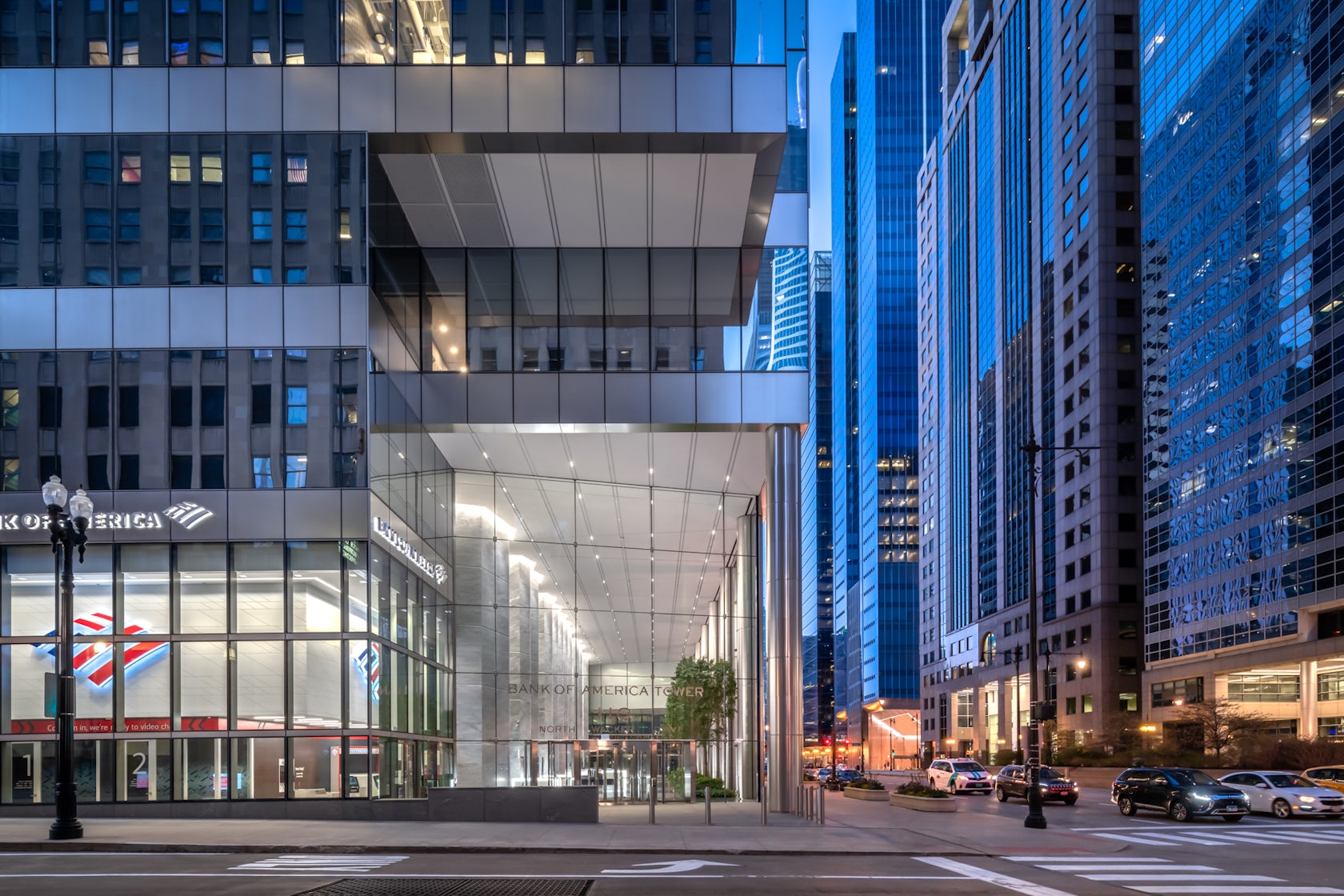 © Goettsch Partners