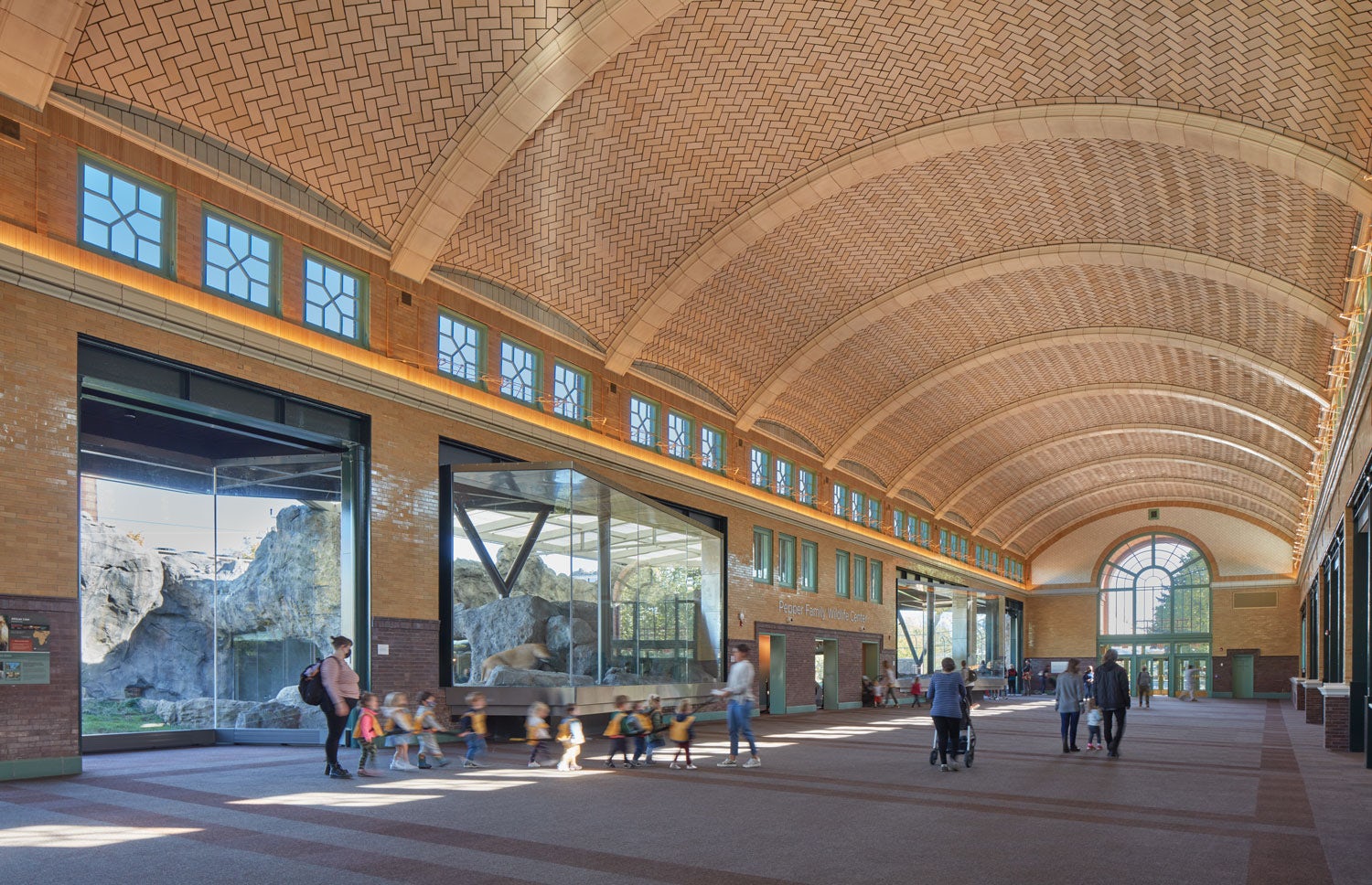 © Goettsch Partners