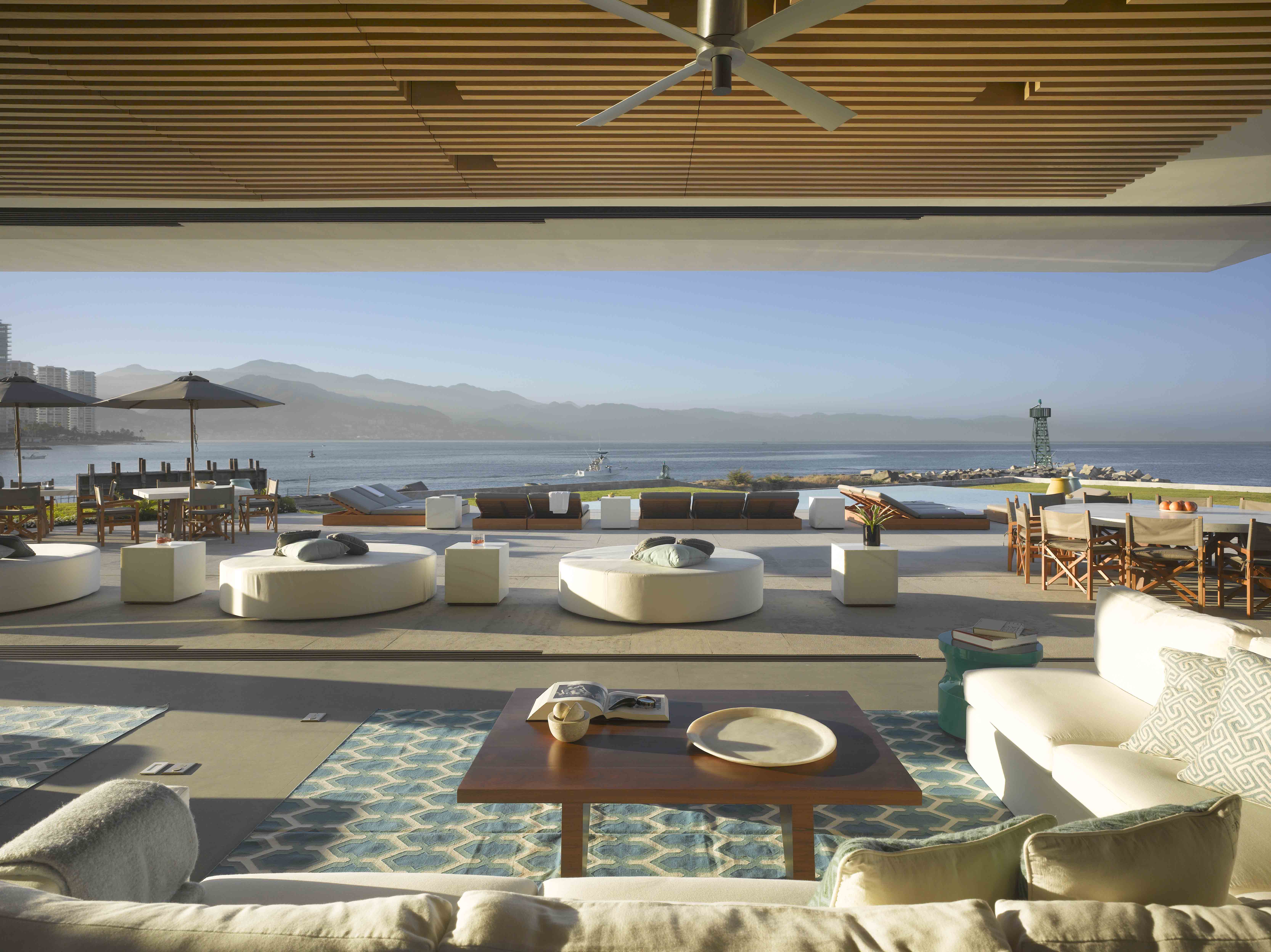 © Ezequiel Farca Studio