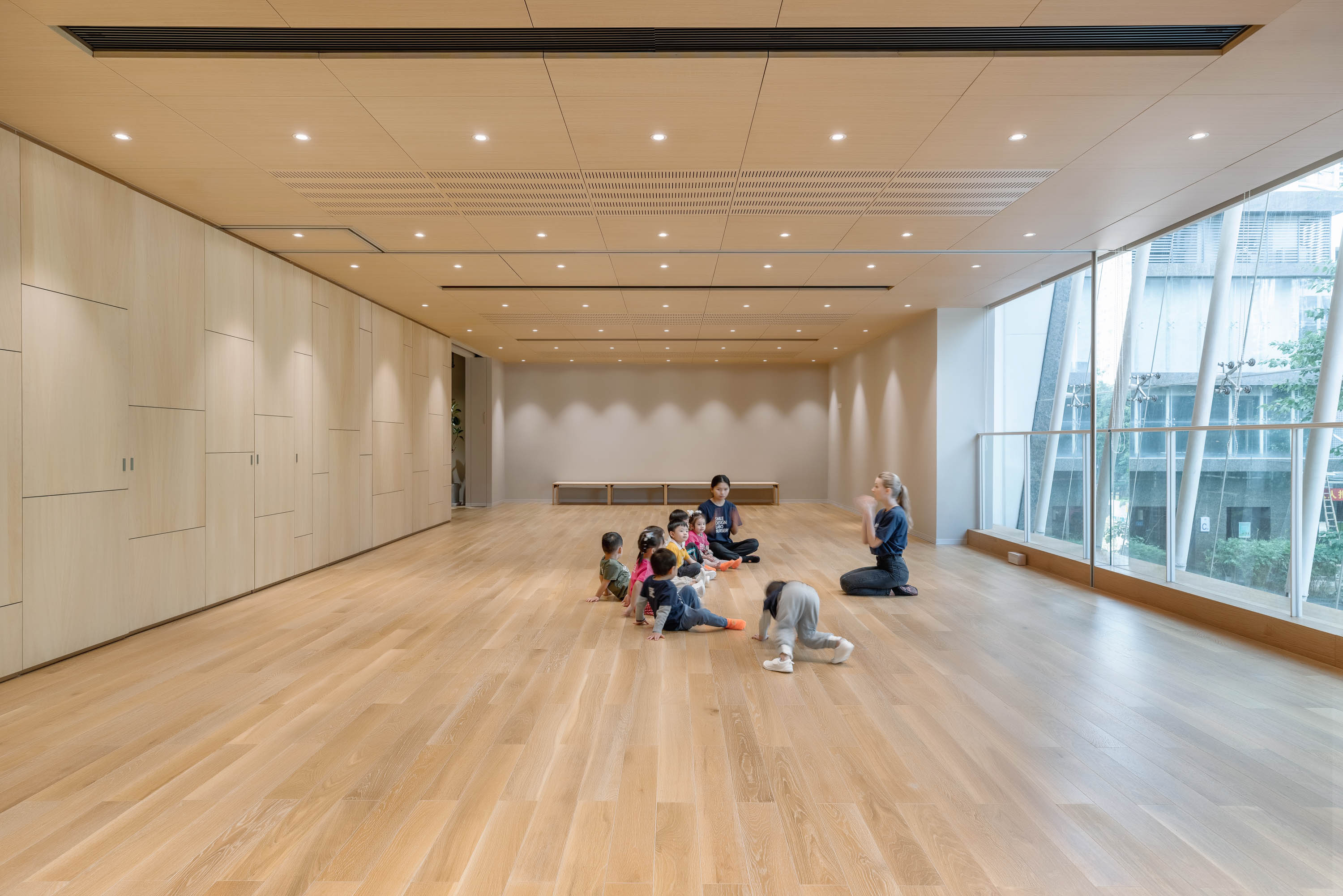 © HIBINOSEKKEI+Youji no Shiro