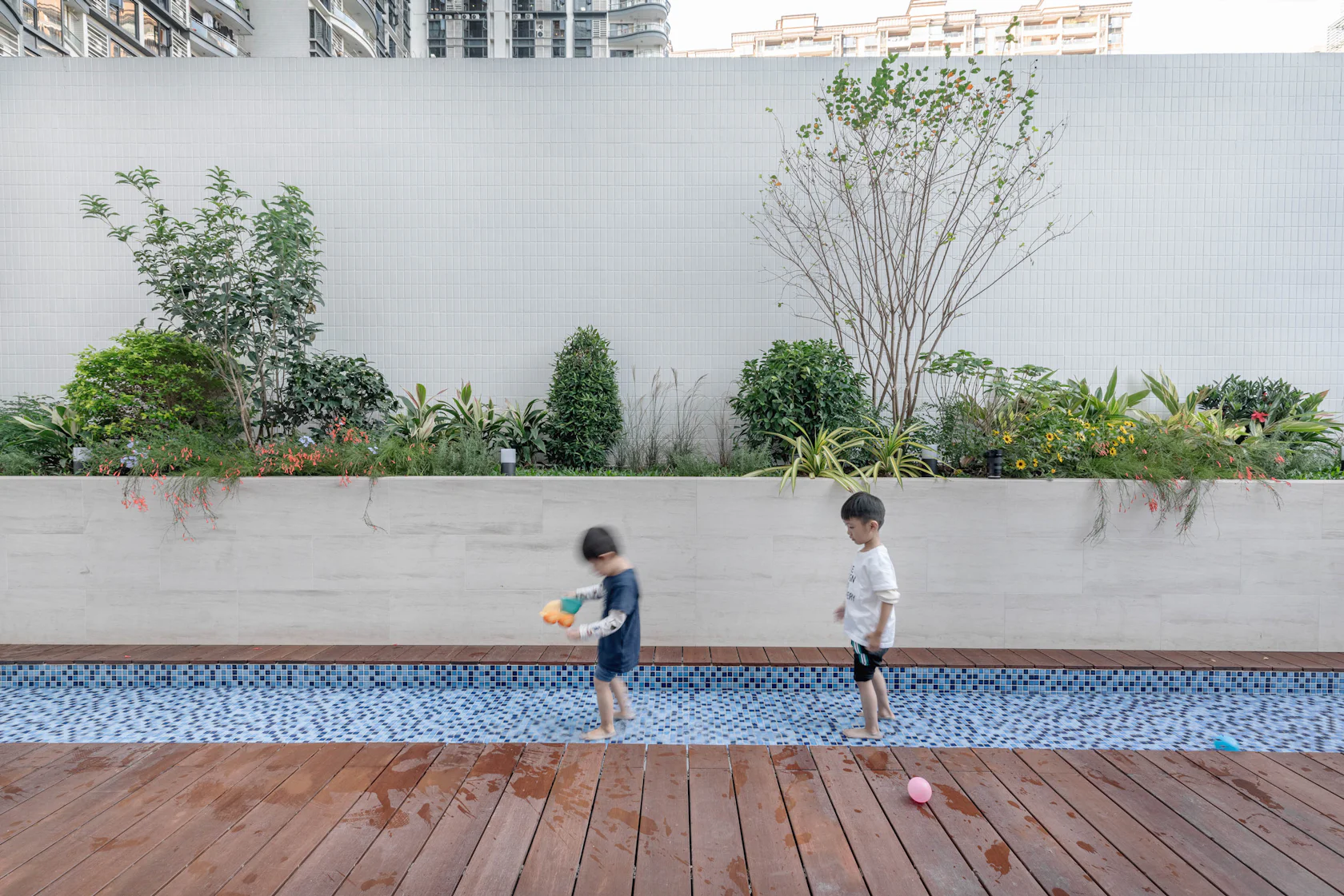 © HIBINOSEKKEI+Youji no Shiro