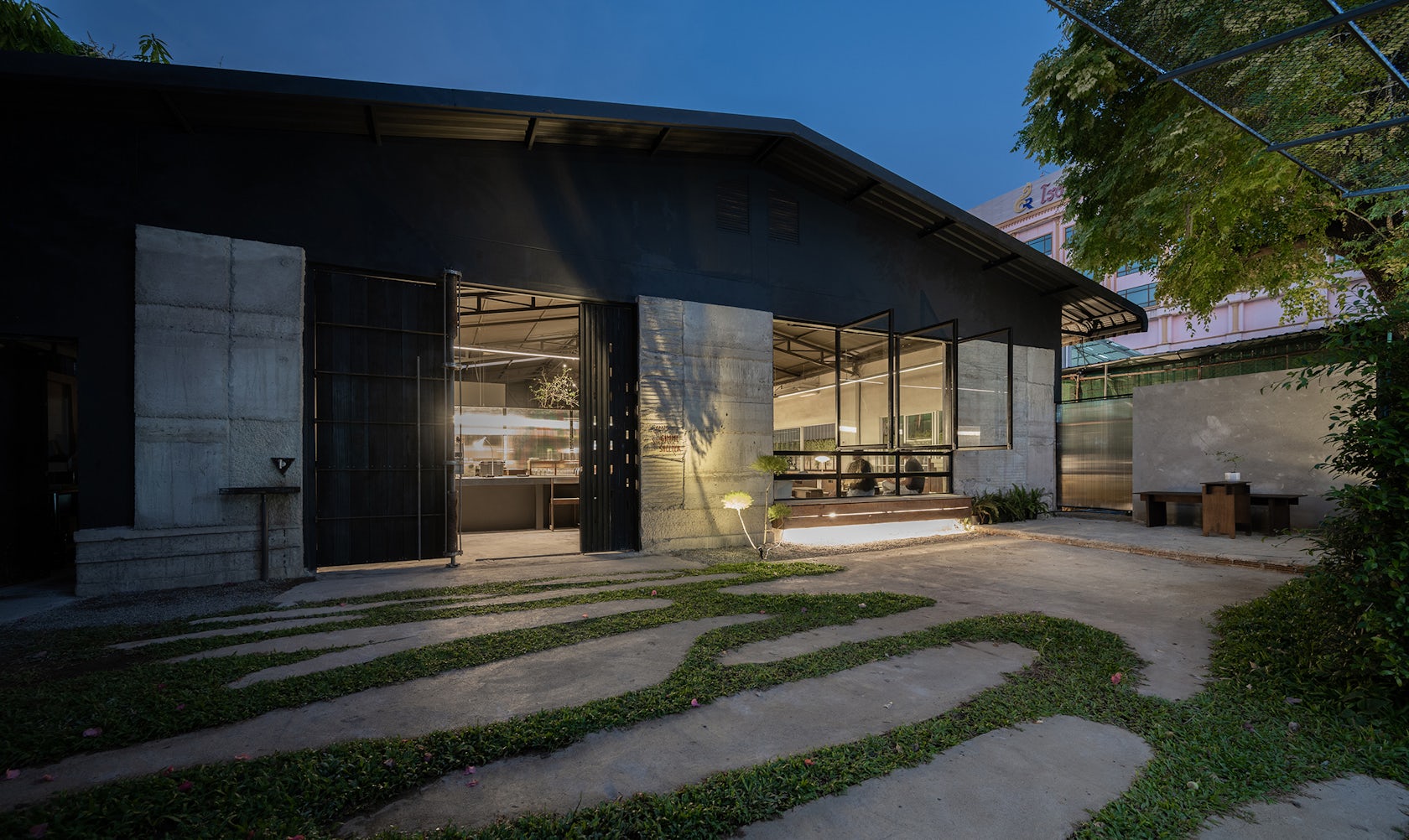 © Housescape Design Lab