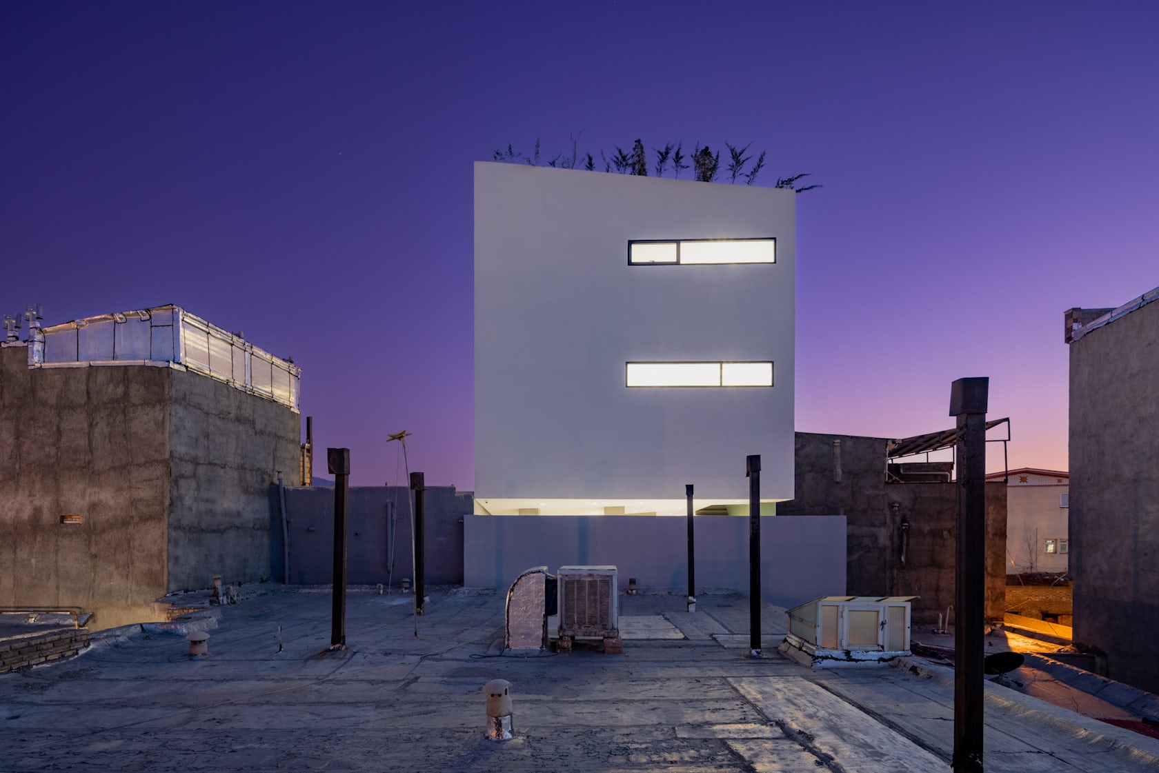 © Davood Boroojeni Office