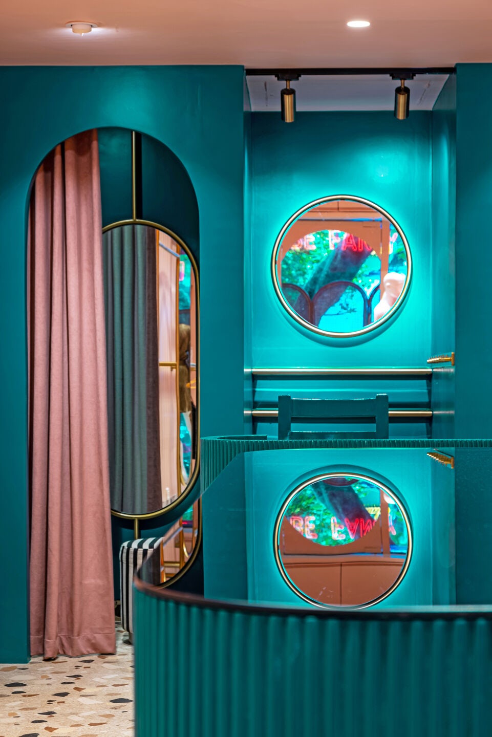 © Quirk Studio