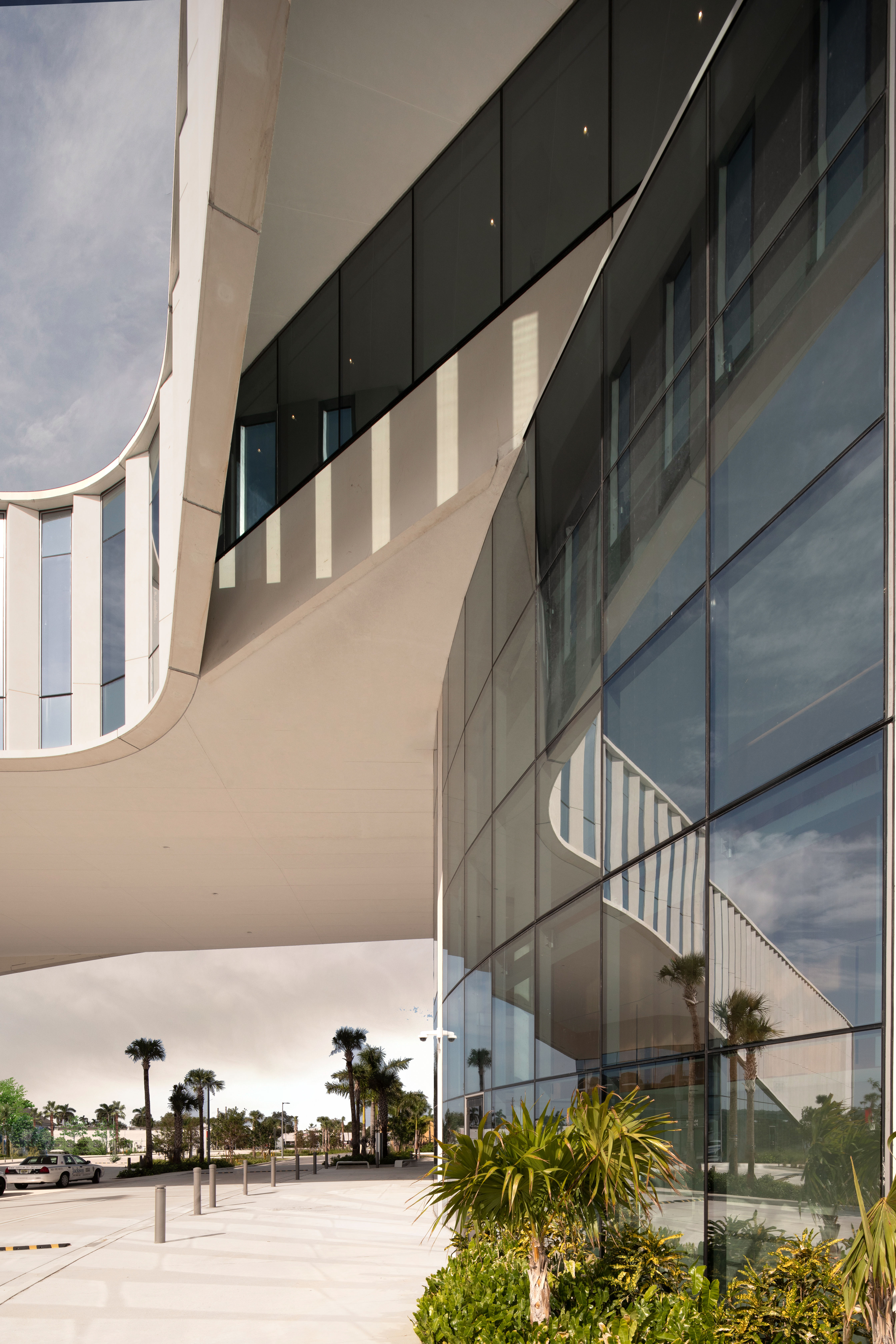 Jackson West Medical Center Doral Campus // Perkins and Will