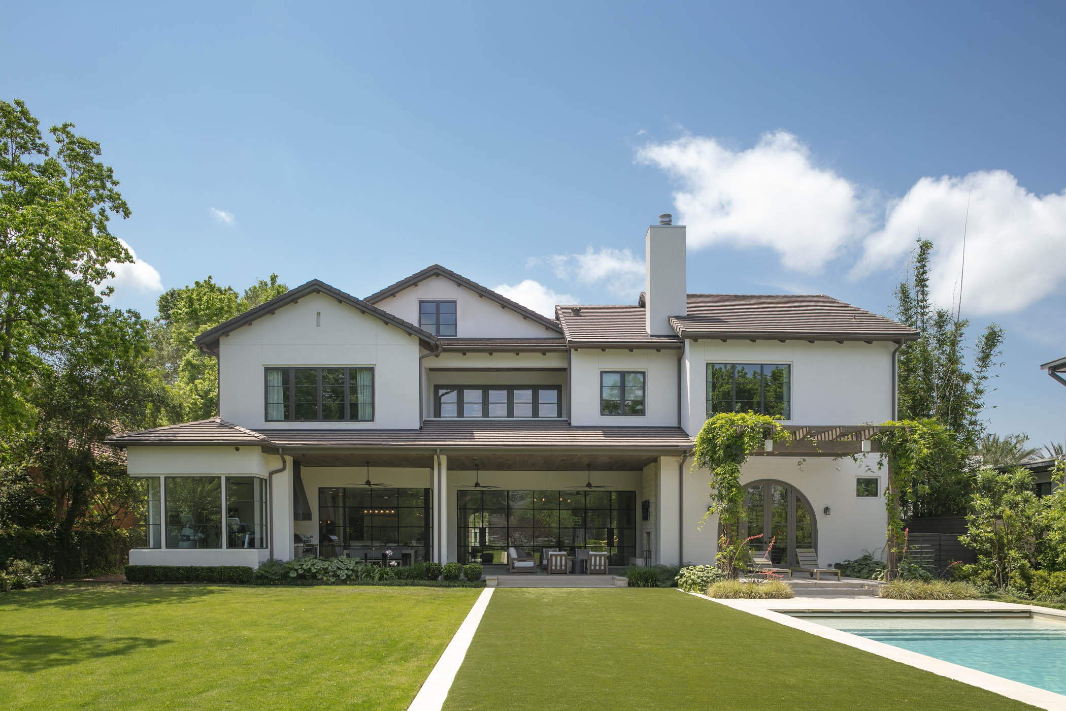 Bellaire Boulevard Residence By Hollenbeck Architects - Architizer