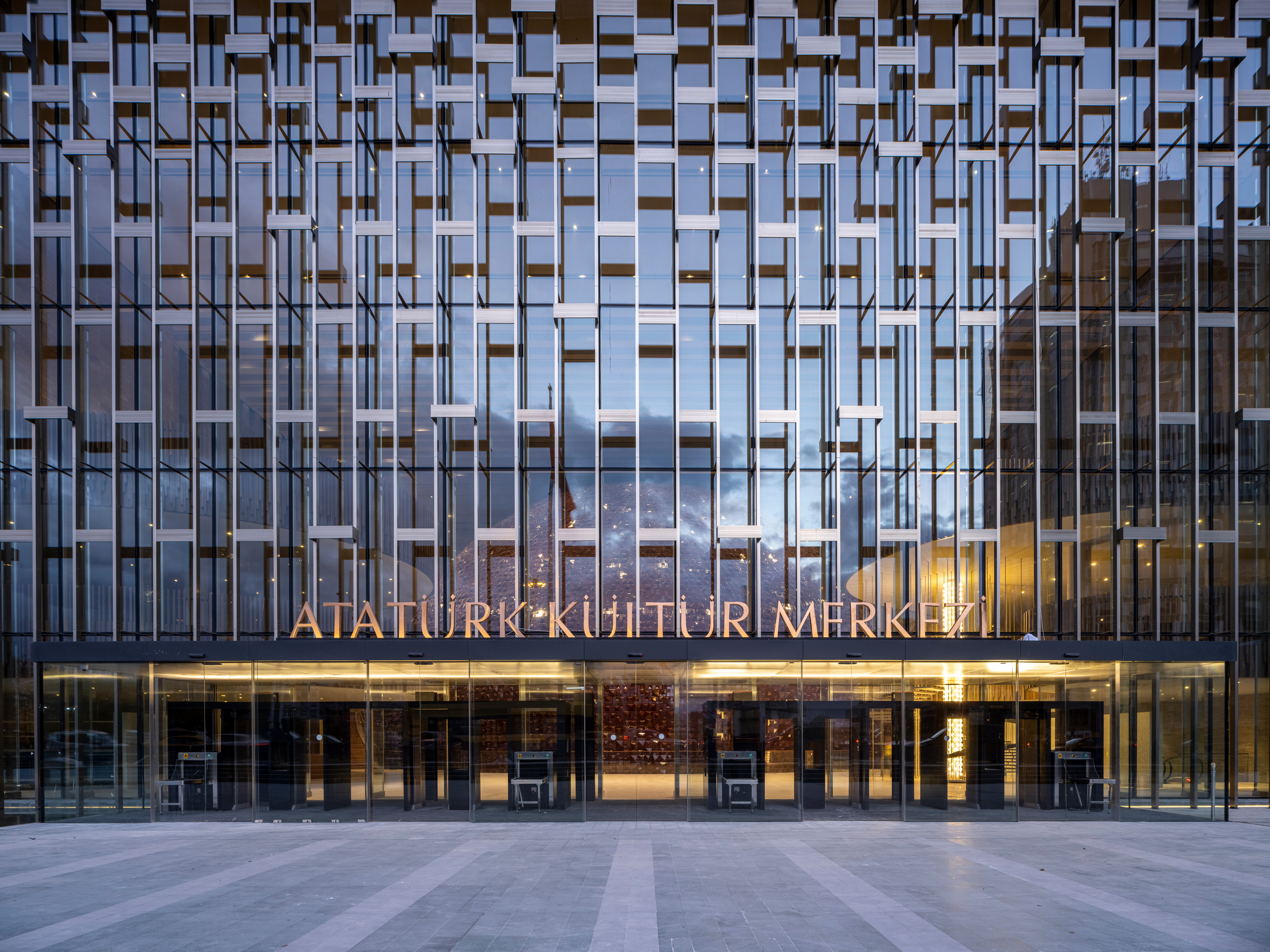 © Tabanlioglu Architects