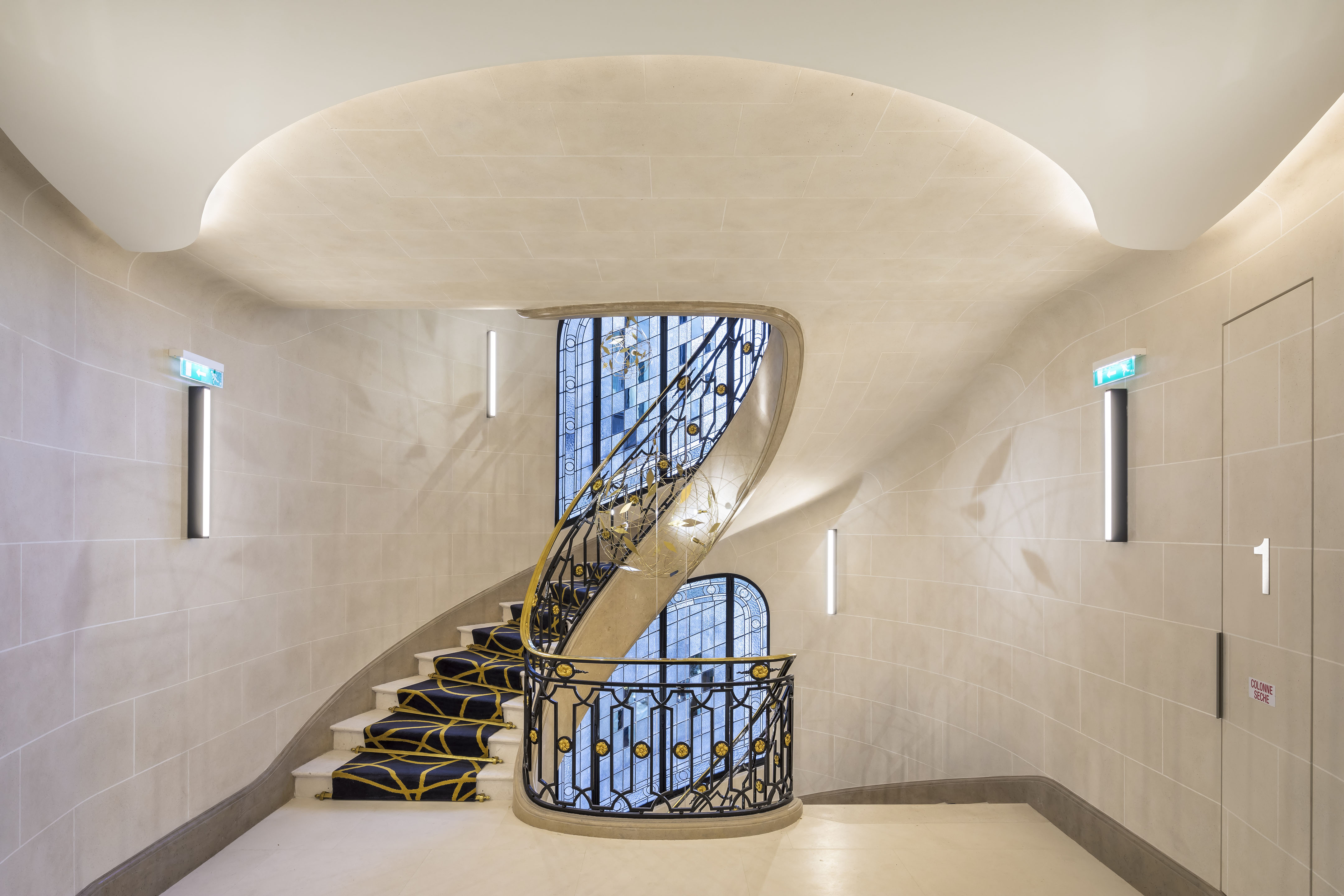 Idea 3483914: Restructuring of a Parisian office building by Palissad ...