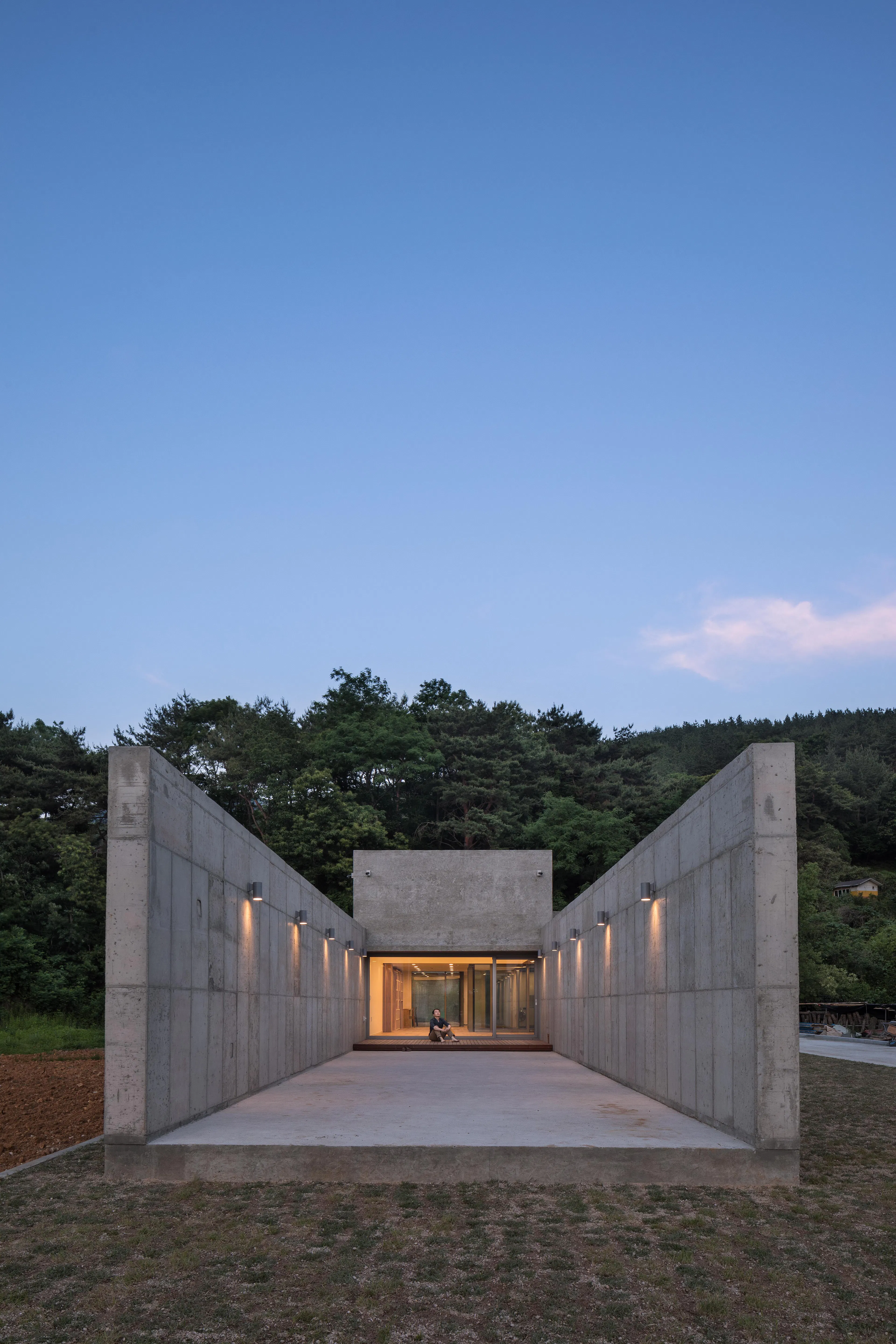 Closed house, Open house — 2