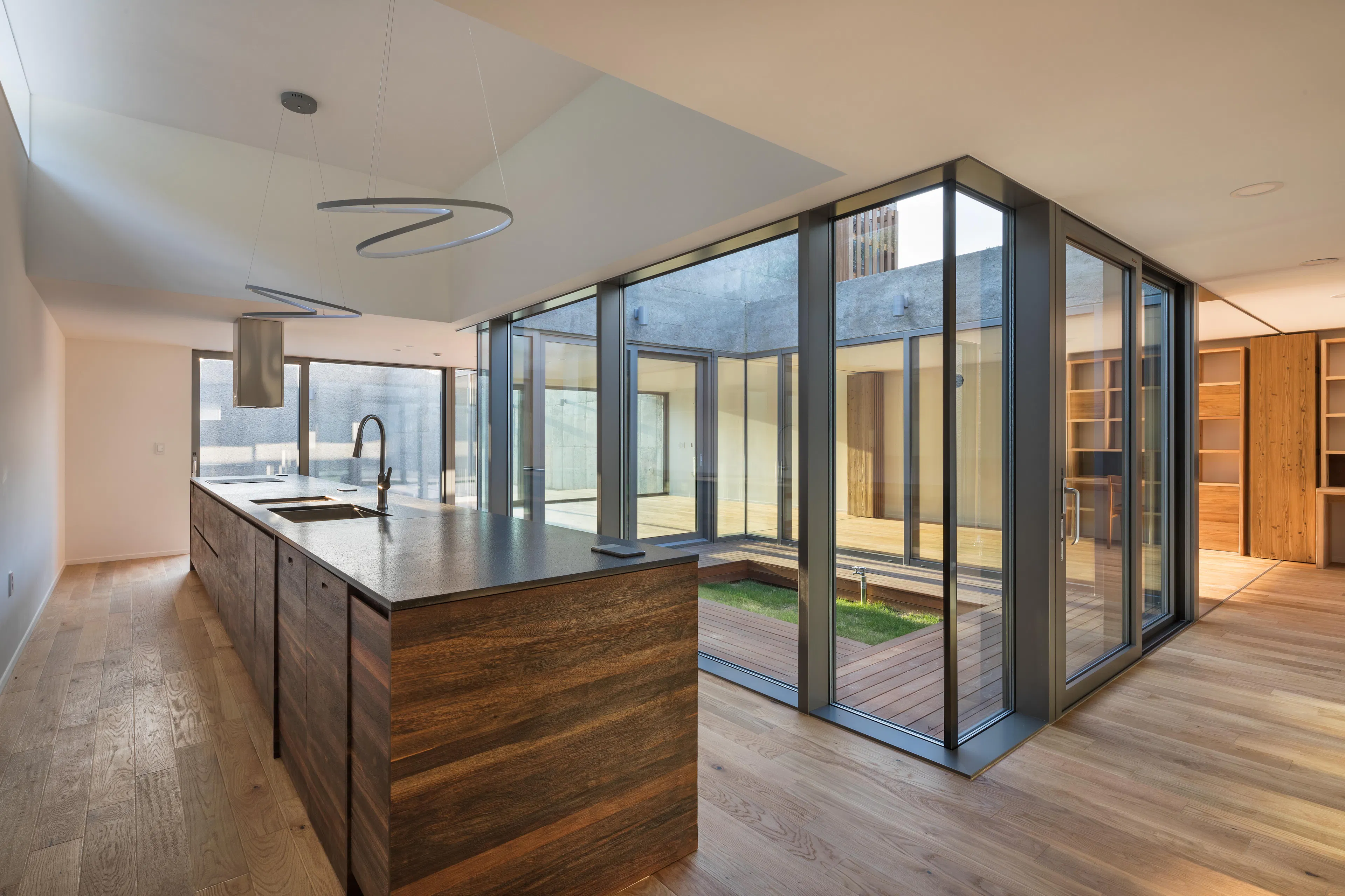 Closed house, Open house — 7