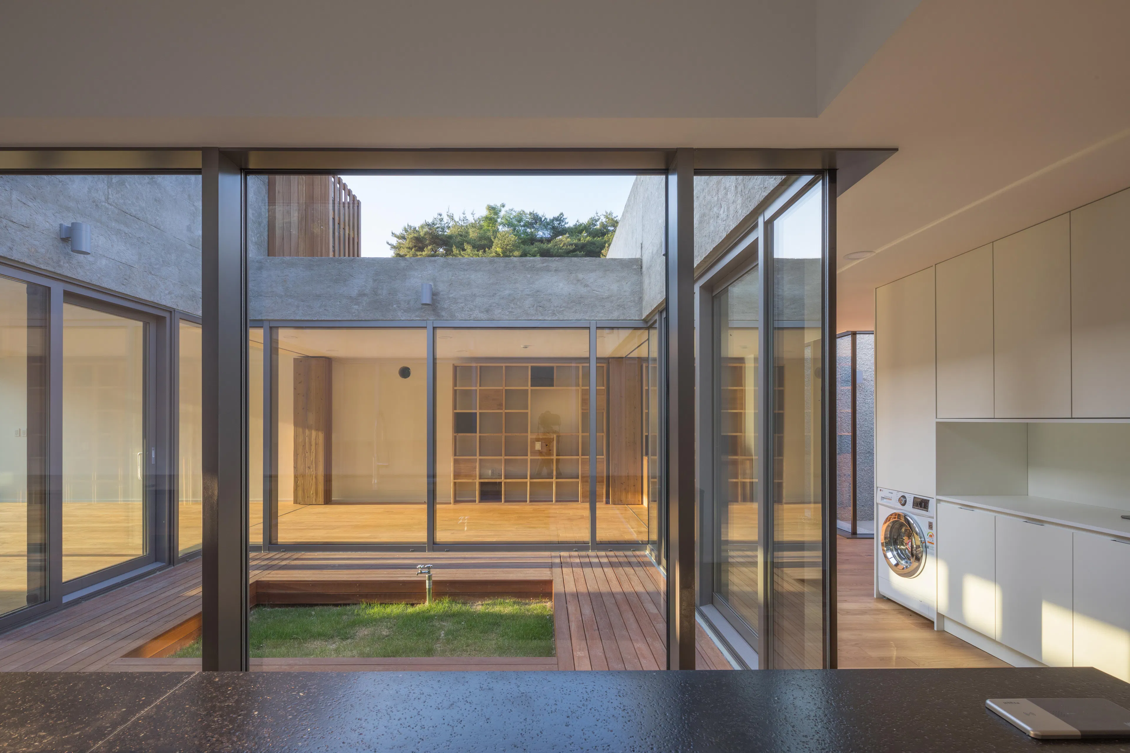 Closed house, Open house — 8