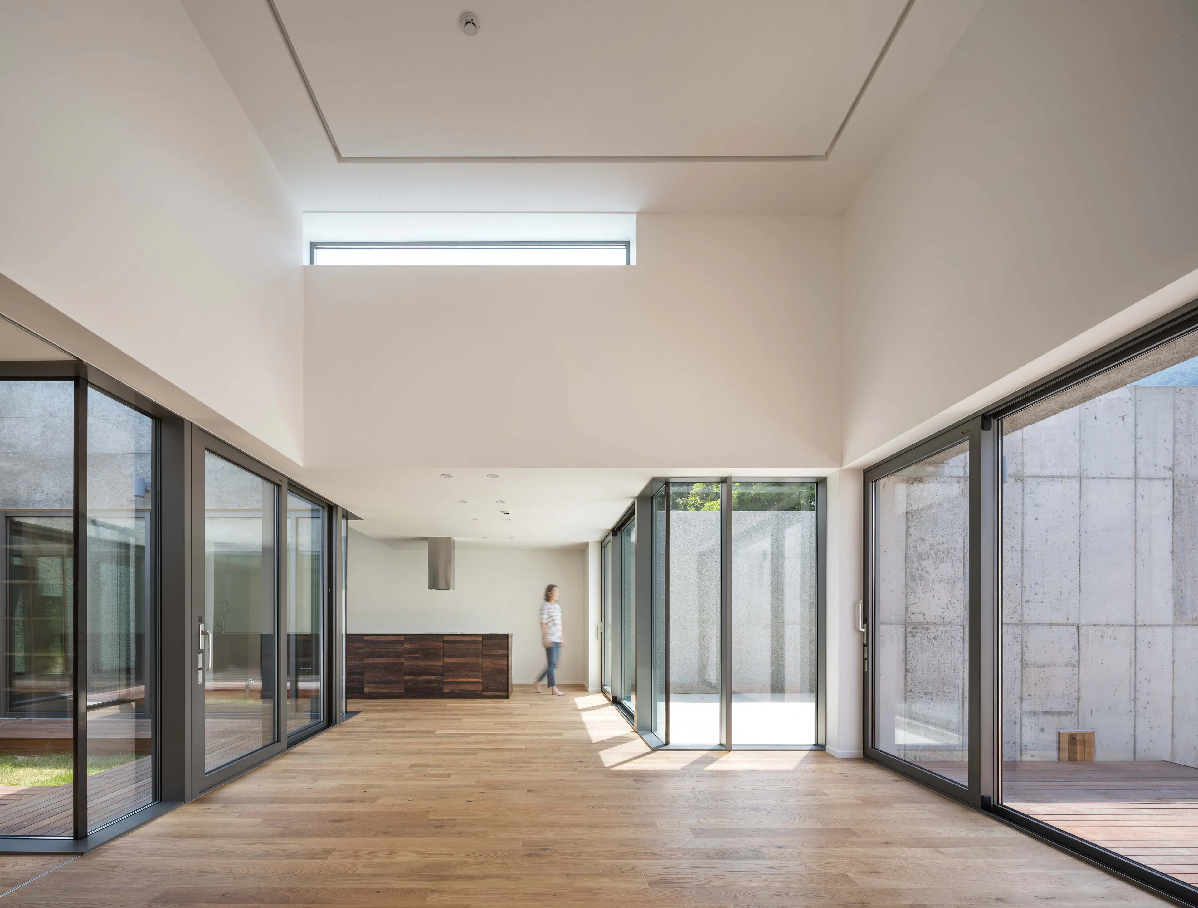 Closed house, Open house — 9