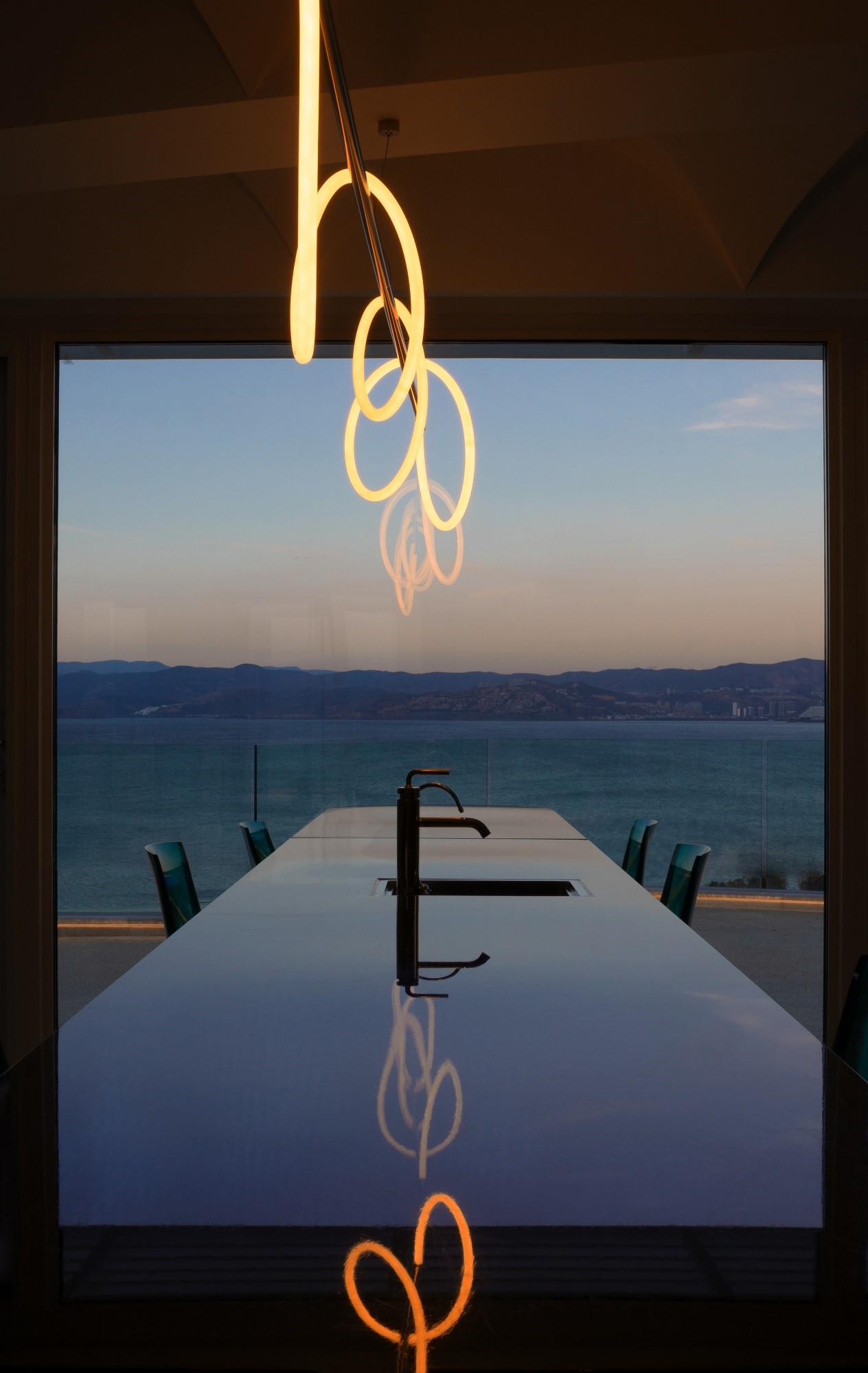 Breath of the sea – Dali QinglV-House Design by Jing-Rui Lin (Usual ...