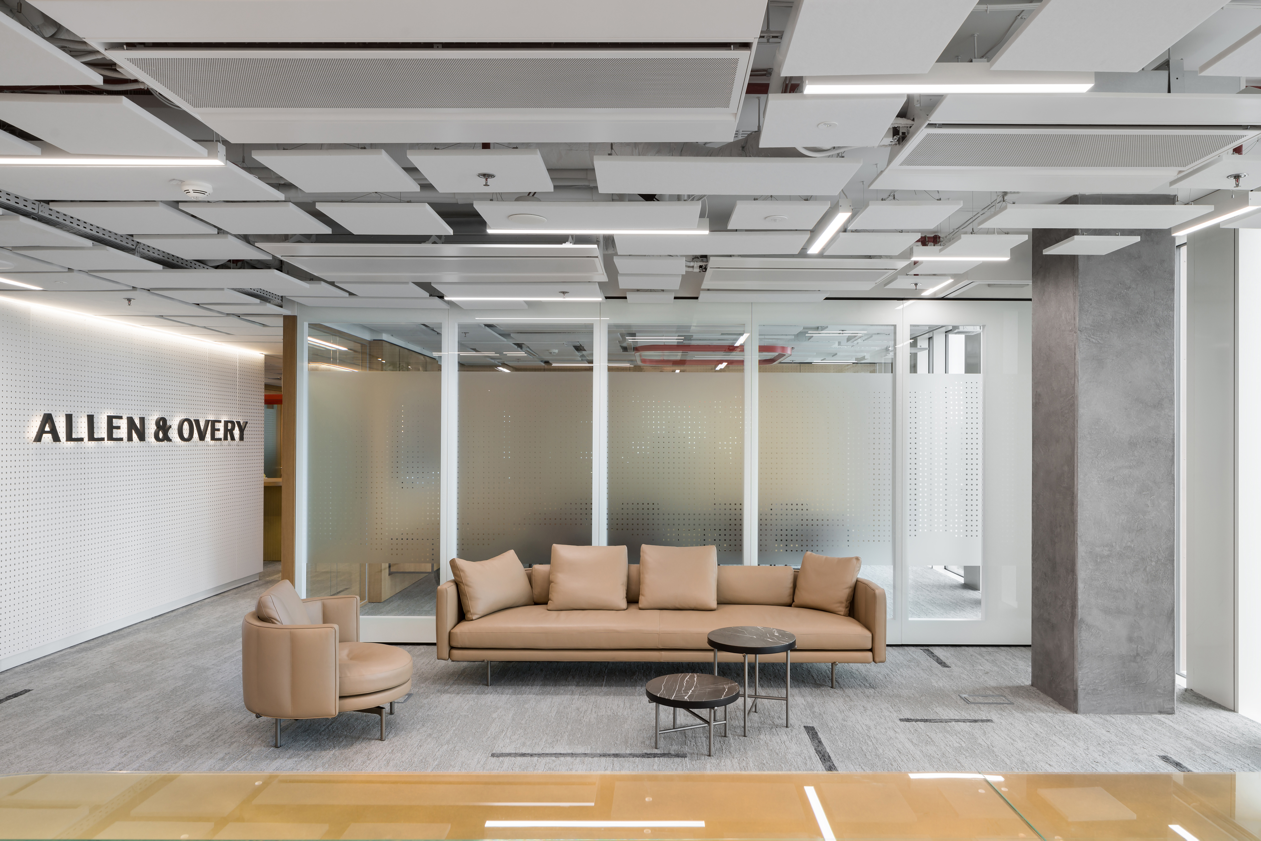 ALLEN & OVERY – Modern Law Flexible Office by Studio Reaktor - Architizer