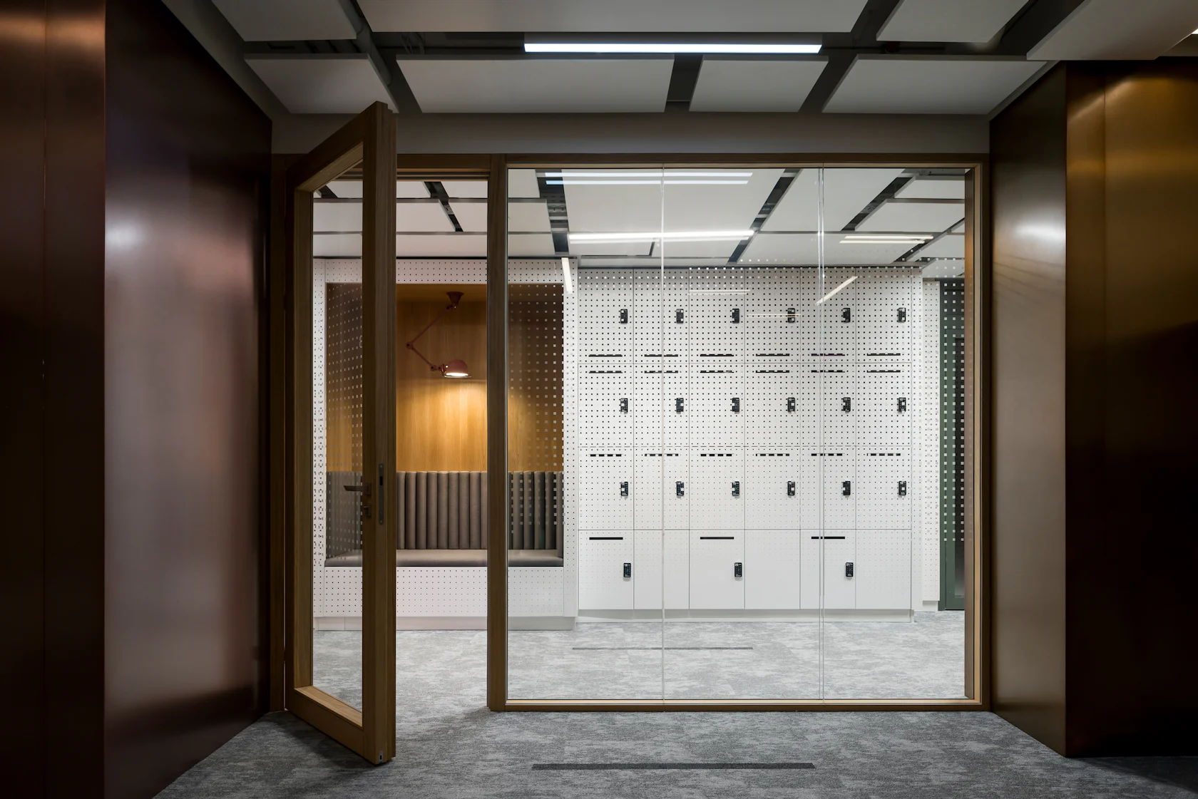 ALLEN & OVERY – Modern Law Flexible Office by Studio Reaktor - Architizer