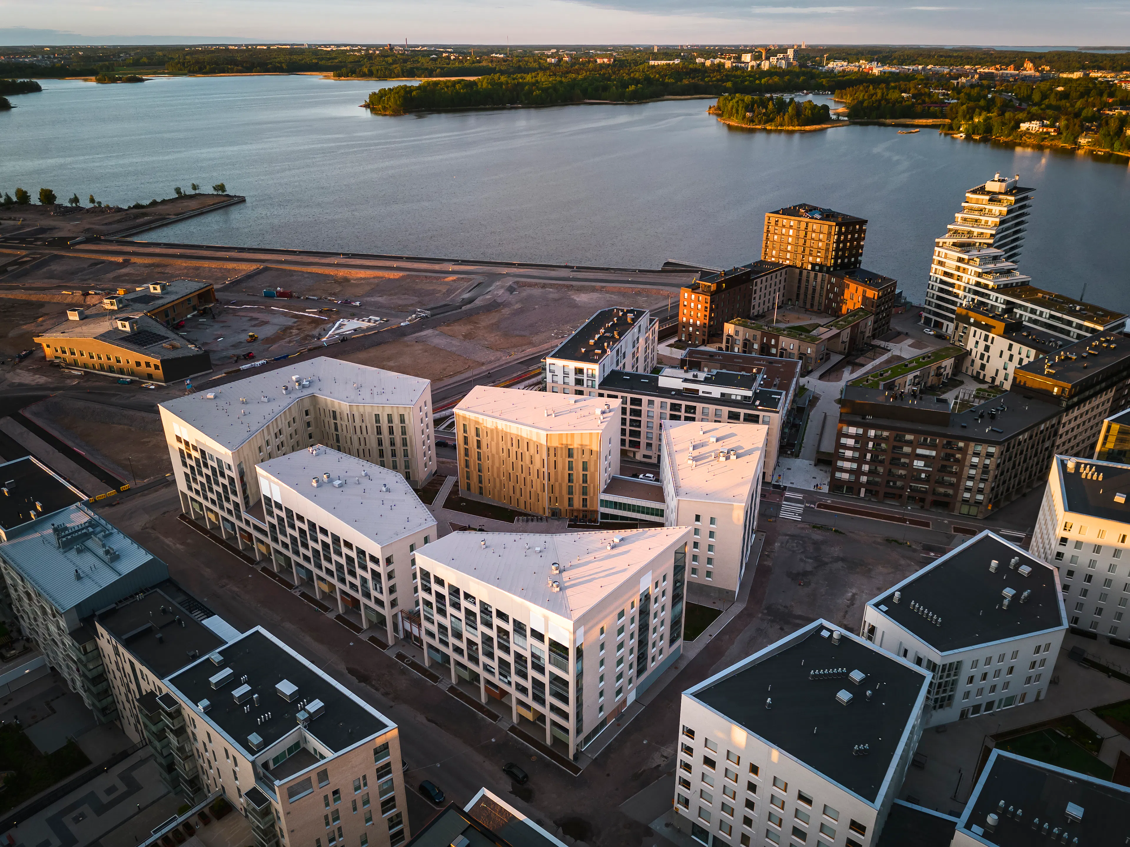 Atrain Housing Block