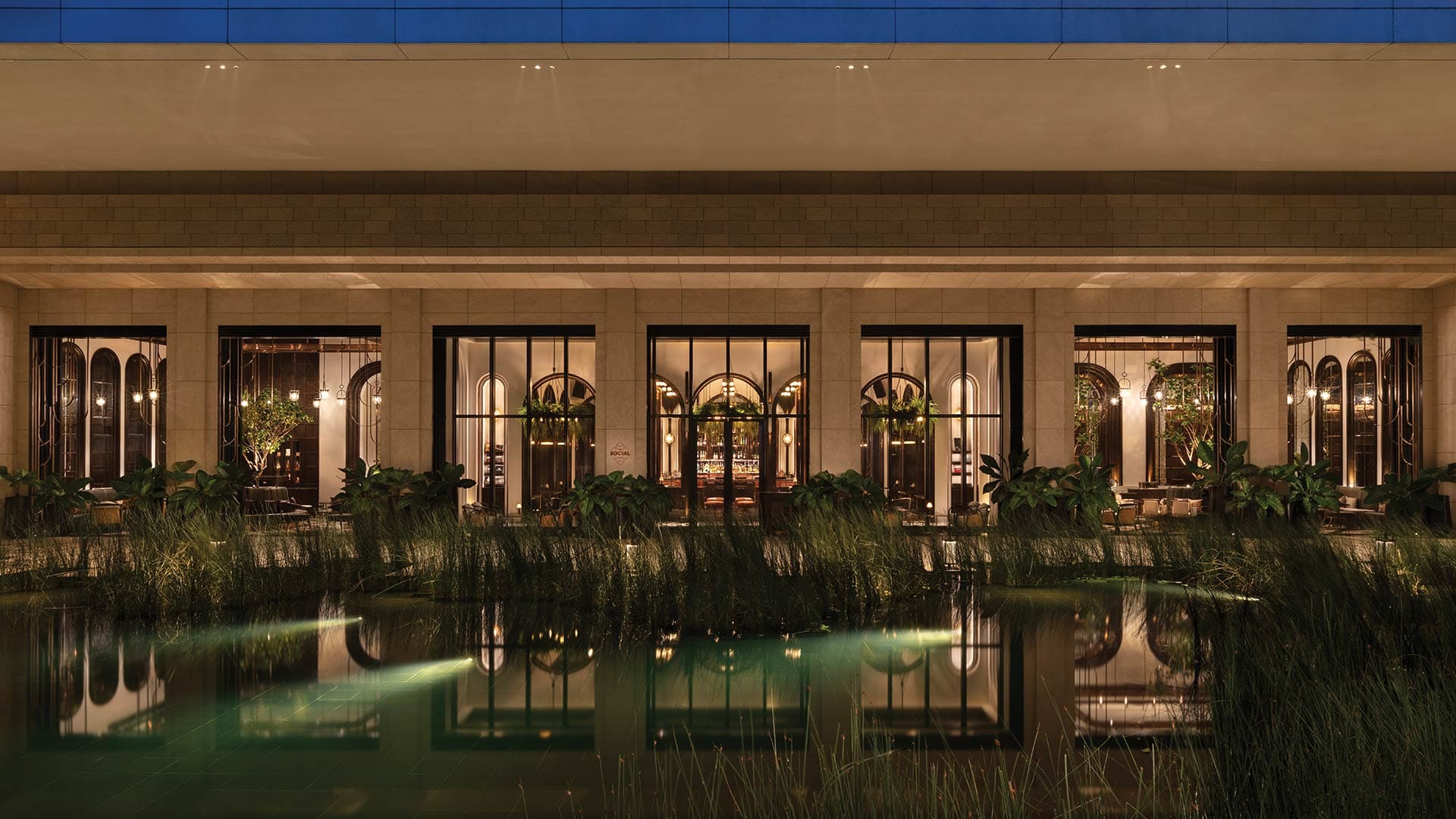 four seasons hotel bangkok at chao phraya river