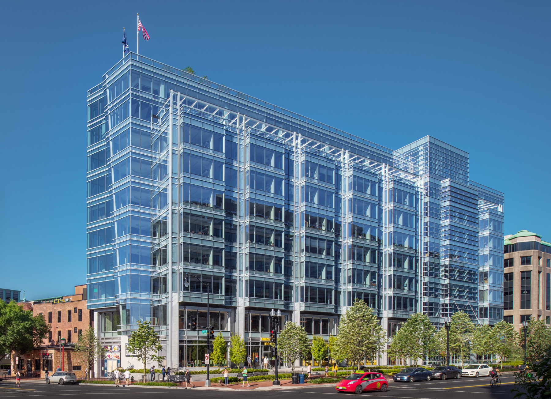 600 Massachusetts Ave corner glass folding facade