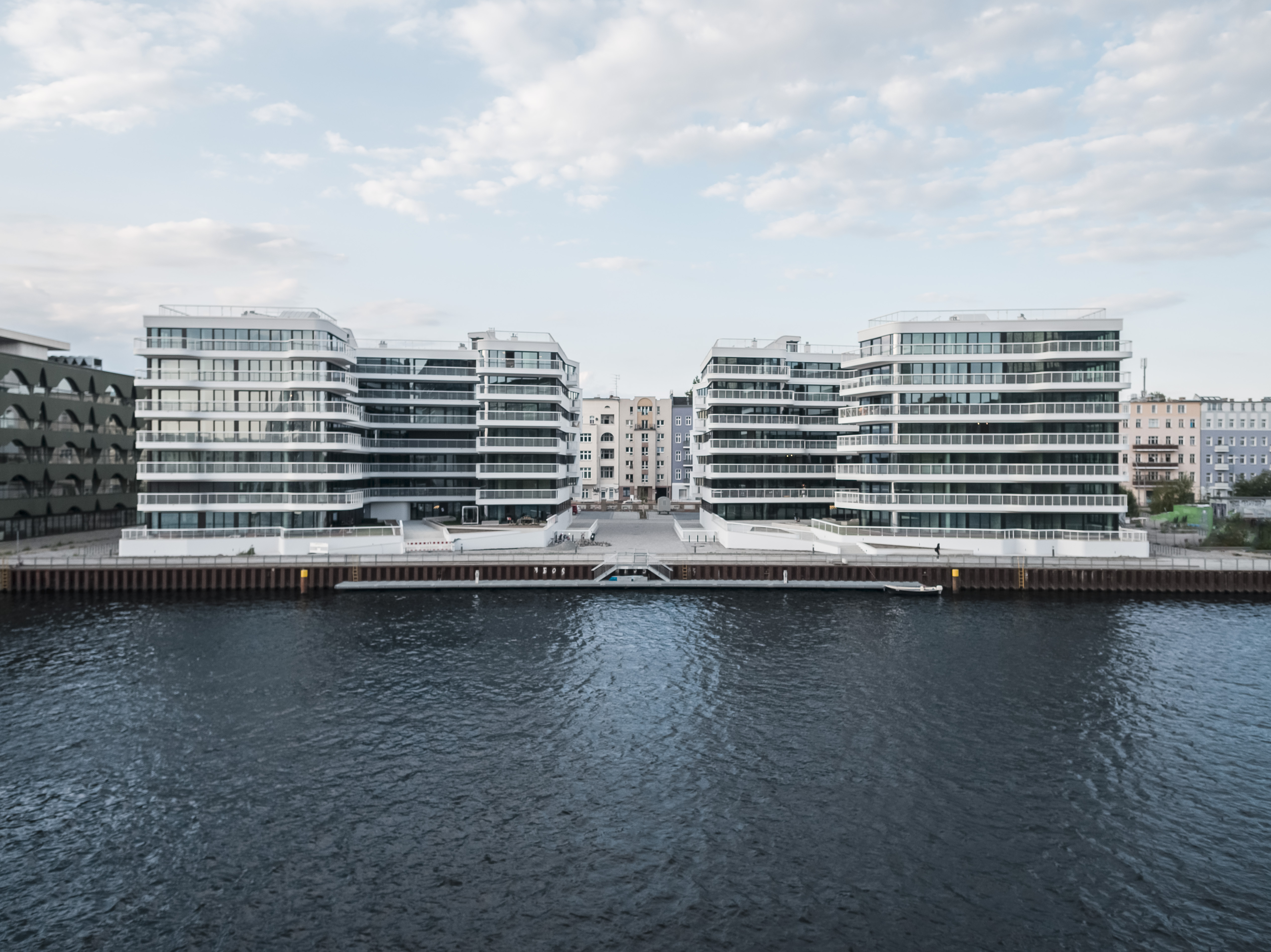 Жк wave. Комплекс Wave. ЖК Вейв. ЖК Wave проект. Wave Waterside Living Berlin.