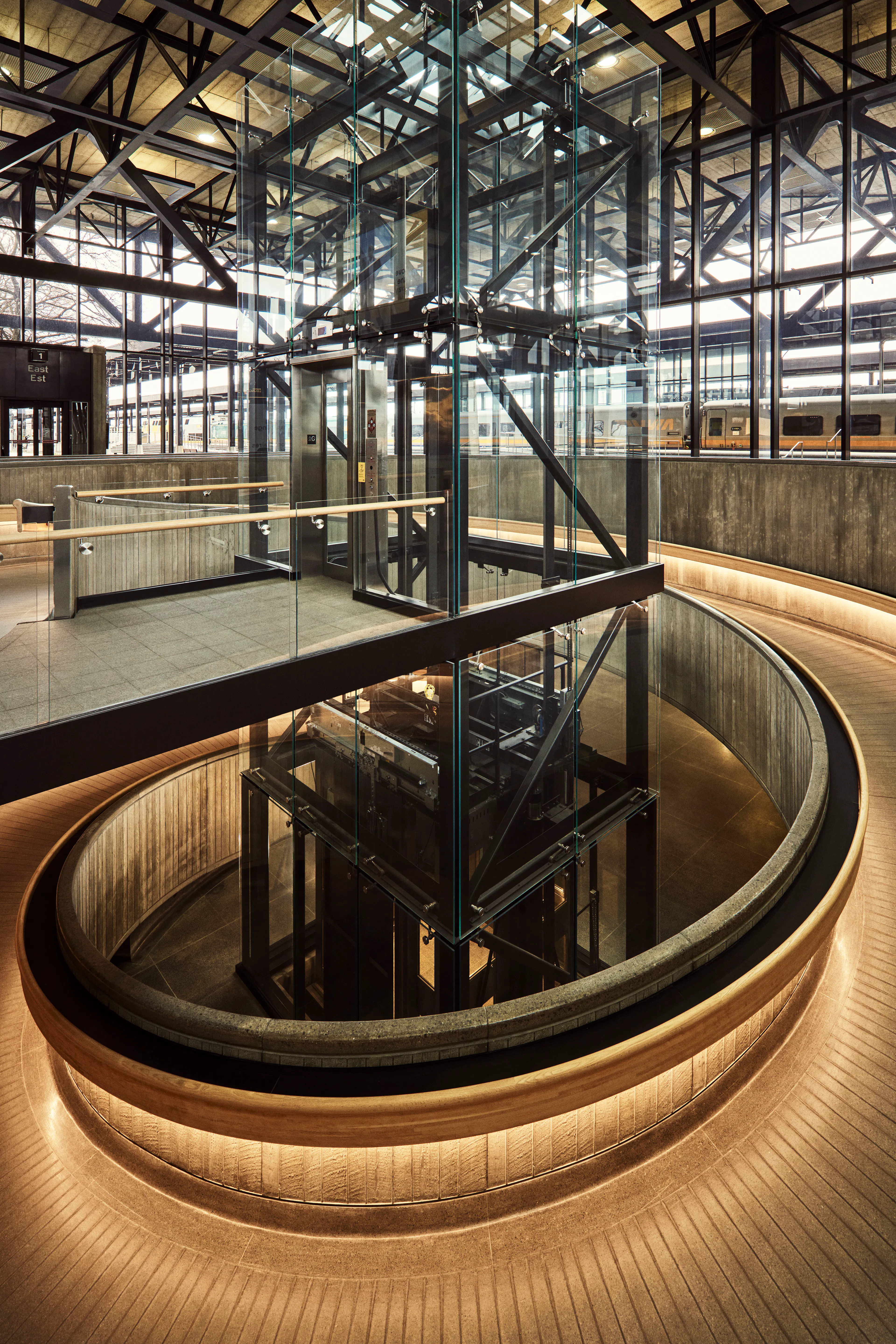 Ottawa Train Station and Via Rail Business Lounge — 3