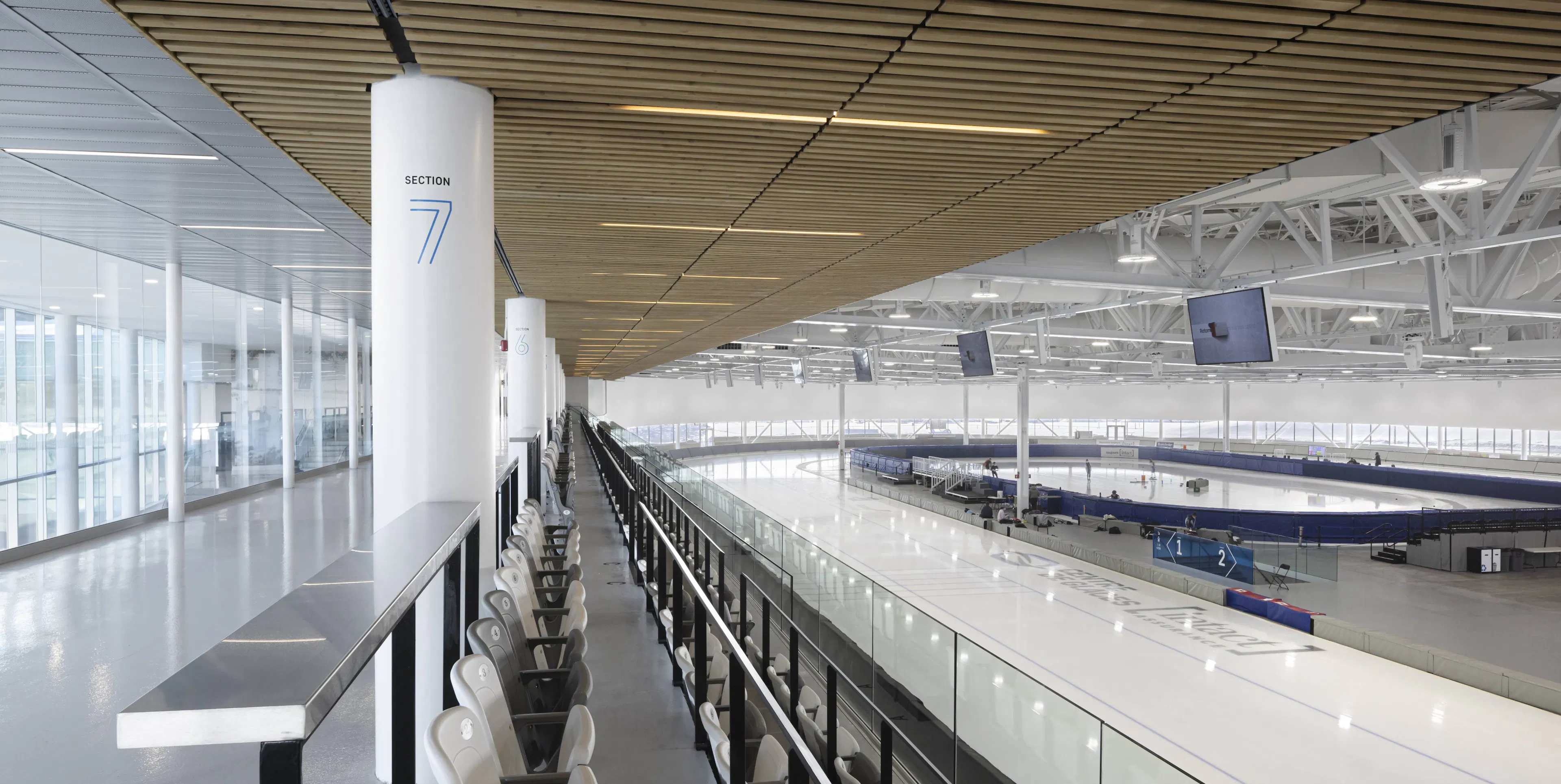 Centre de glaces Intact Assurance — 3