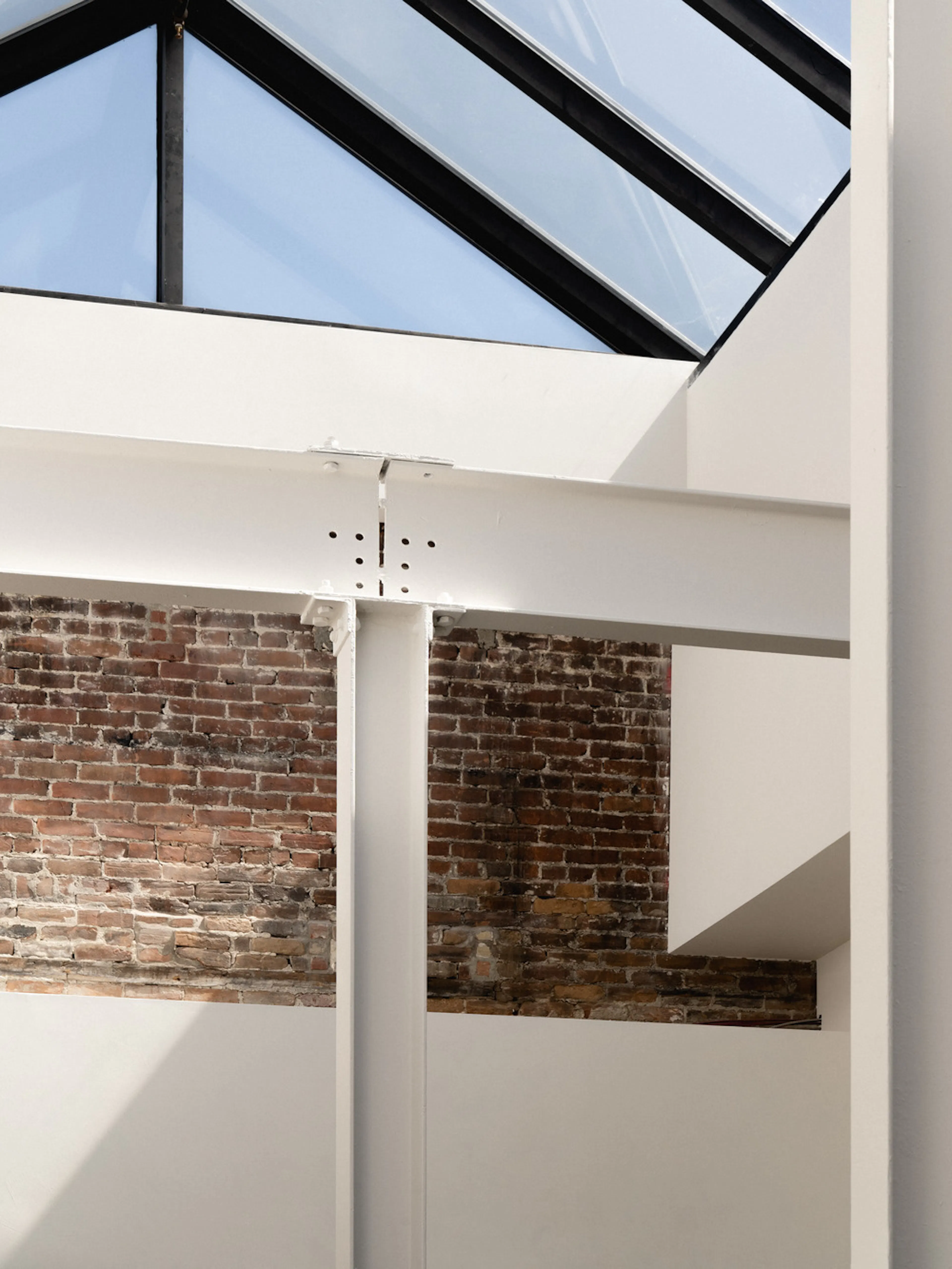 Maison Accuracy — 12