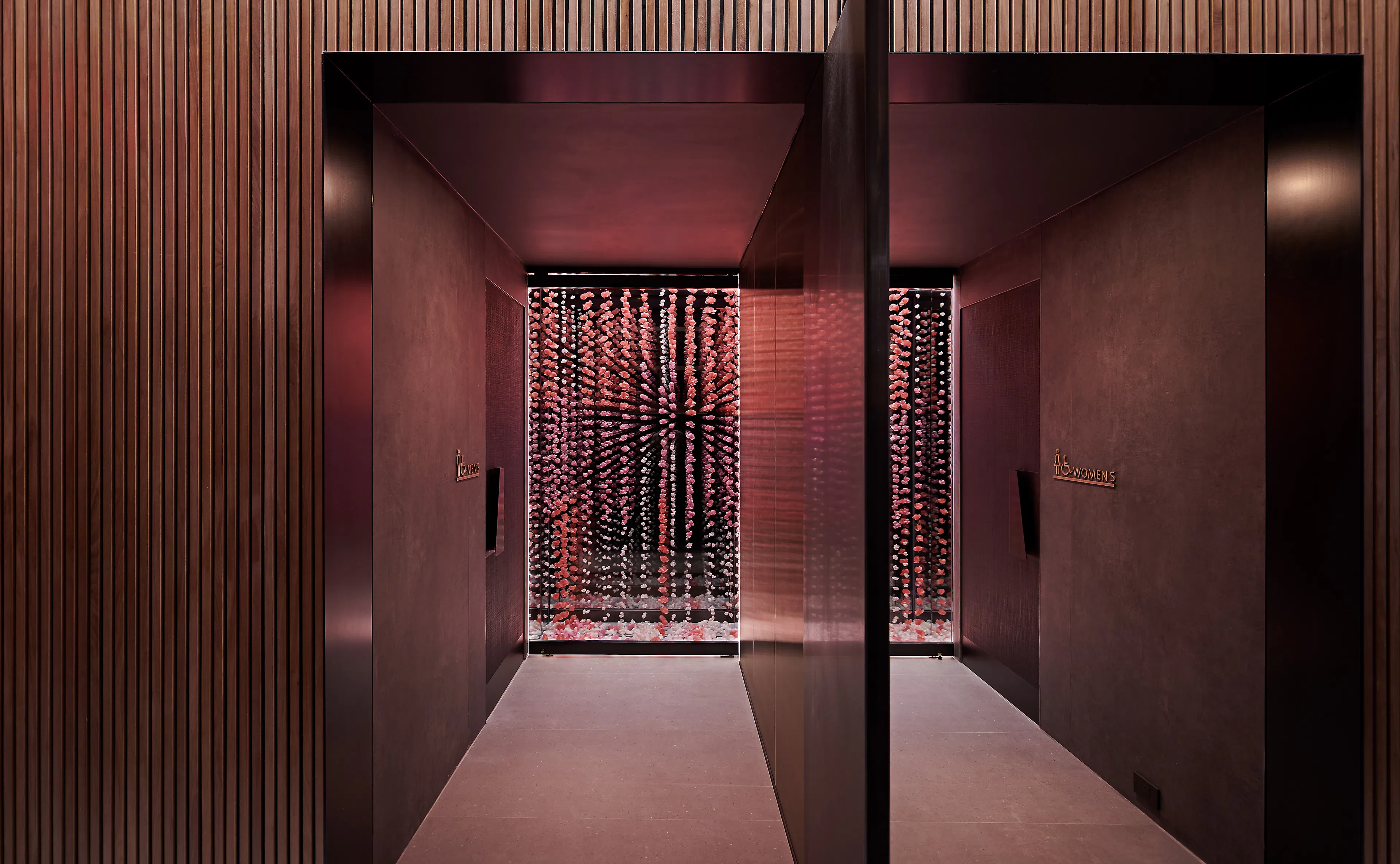 American Airlines Admirals Club at DCA — 11