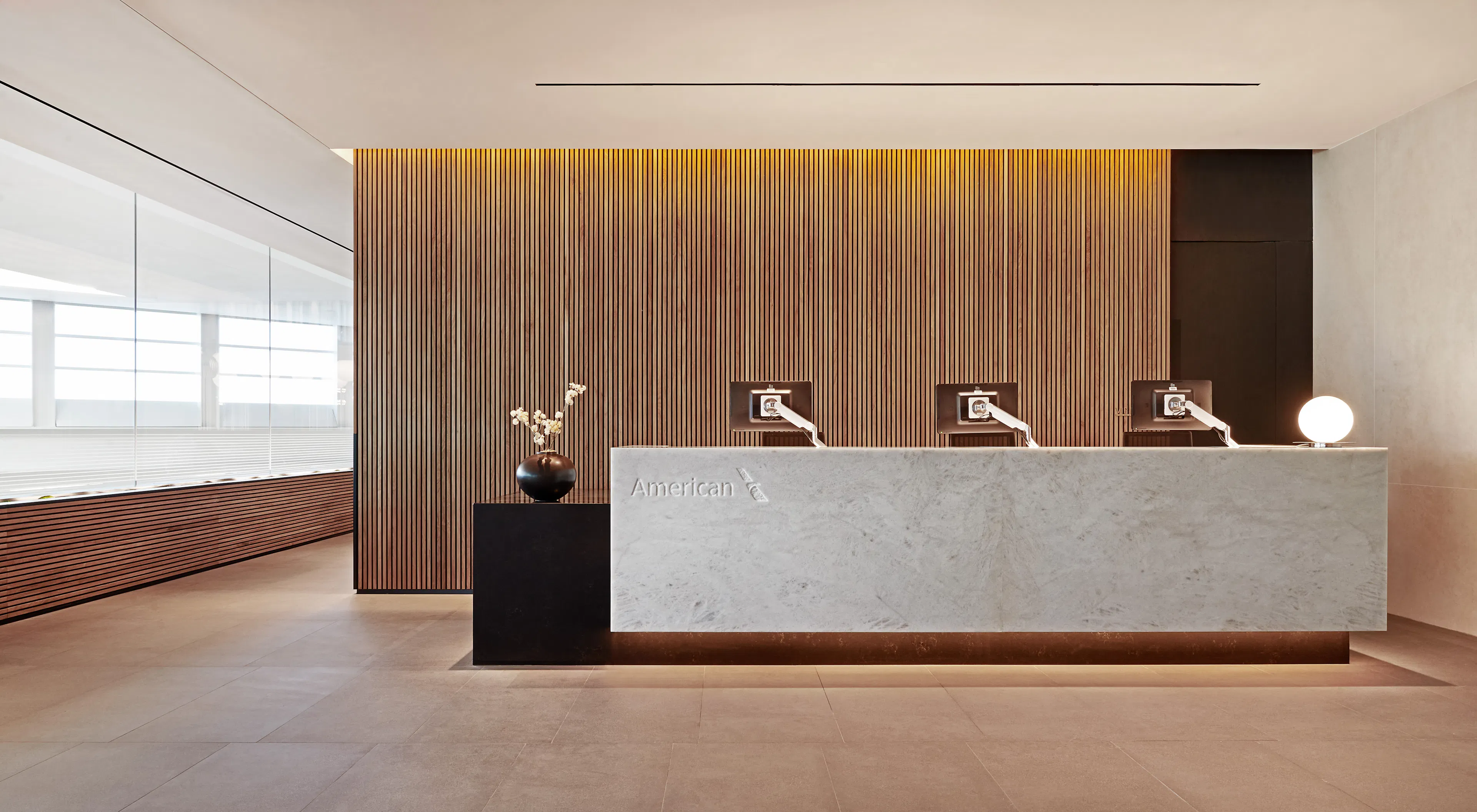 American Airlines Admirals Club at DCA — 2