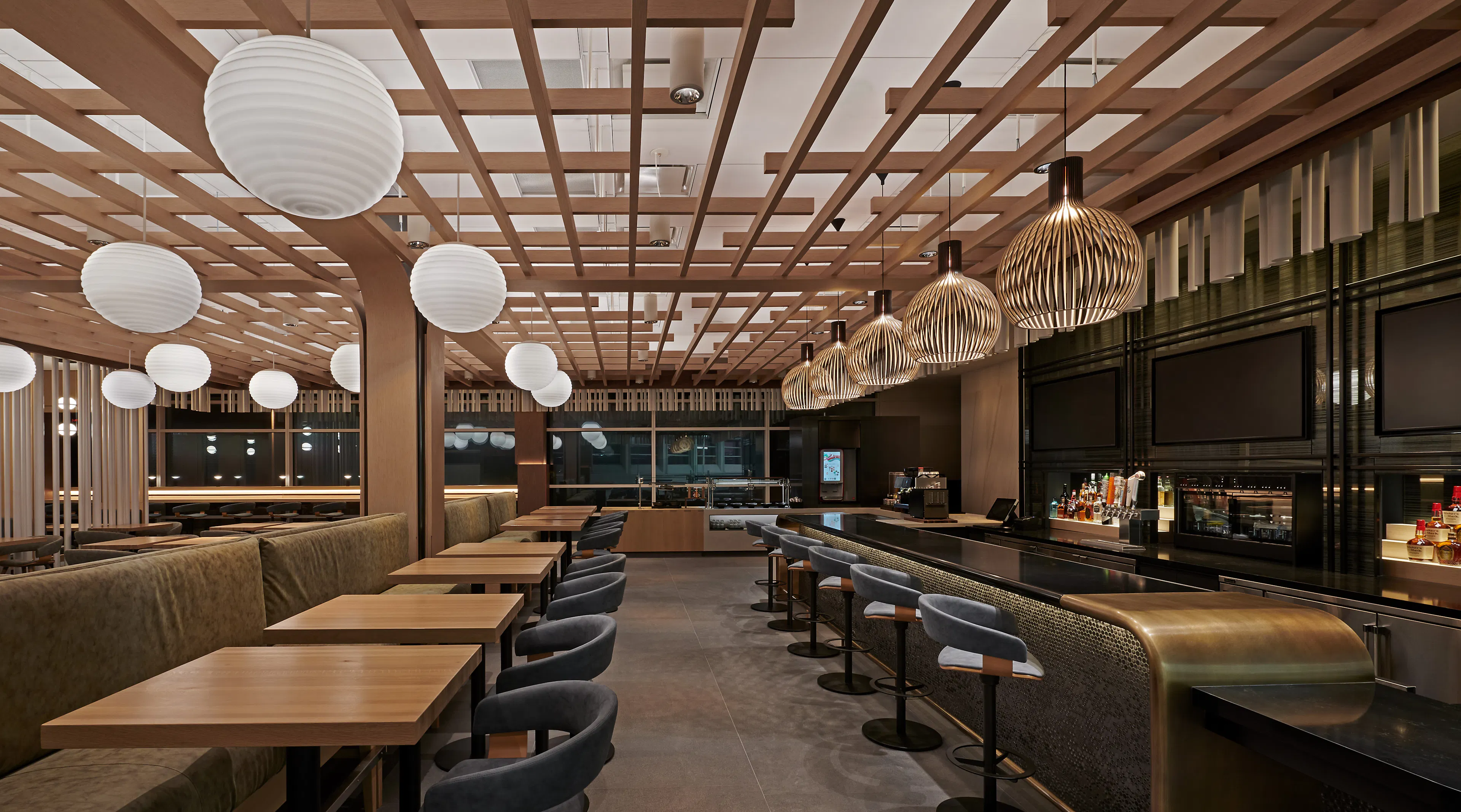 American Airlines Admirals Club at DCA — 9