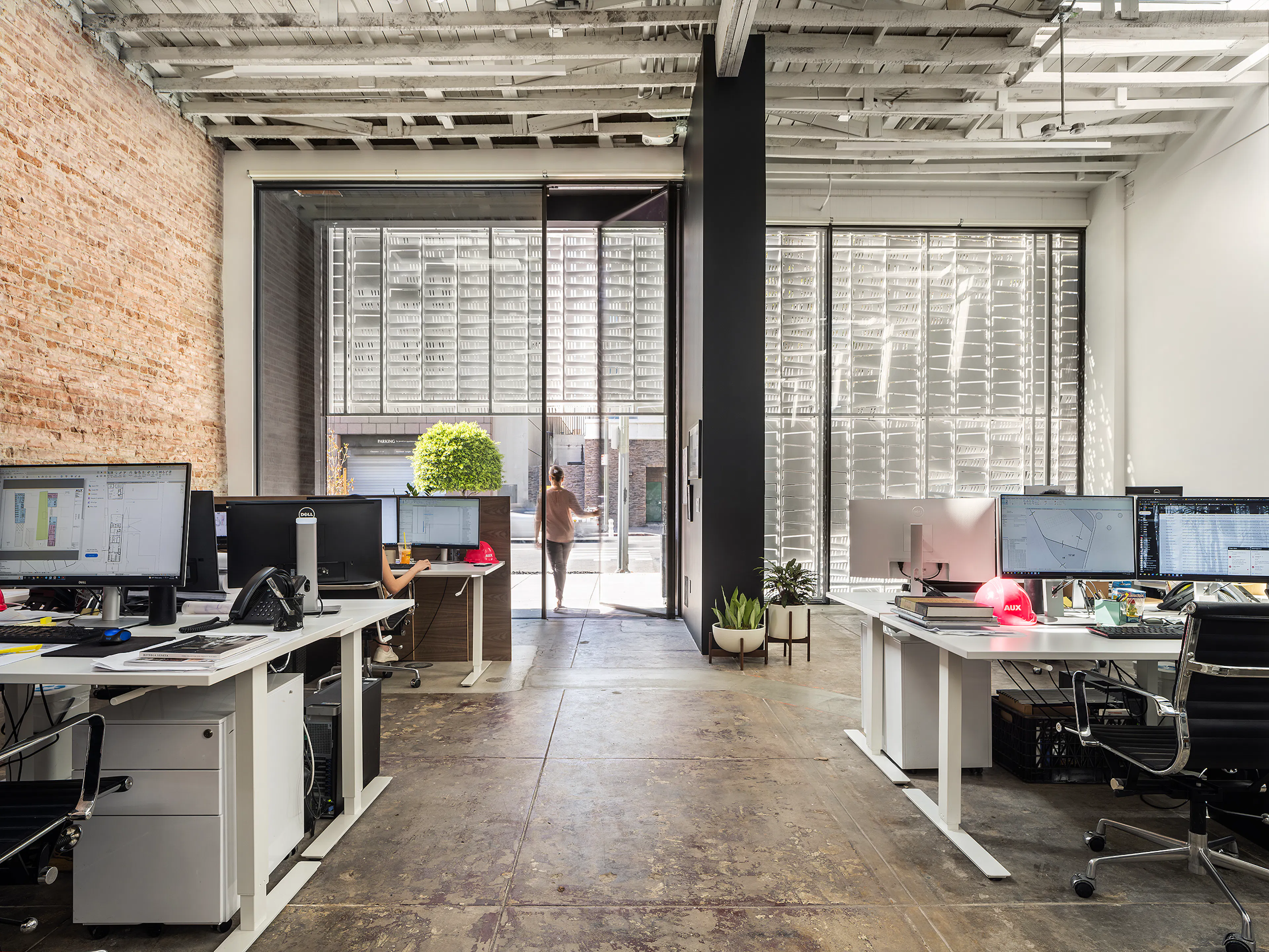 AUX Studio & the art room Café & Gallery — 10