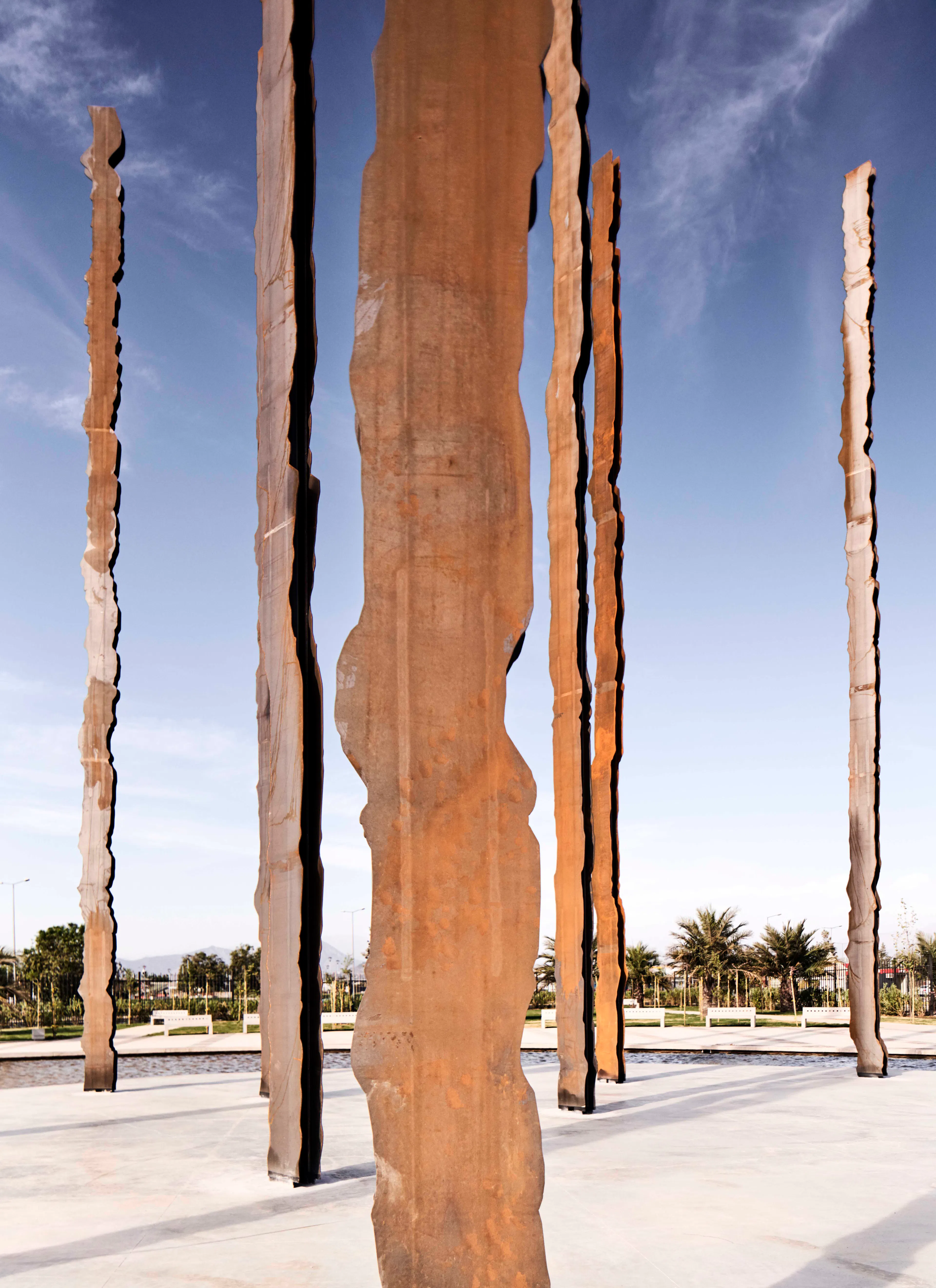 Su Vertical Nos Retiene — 3