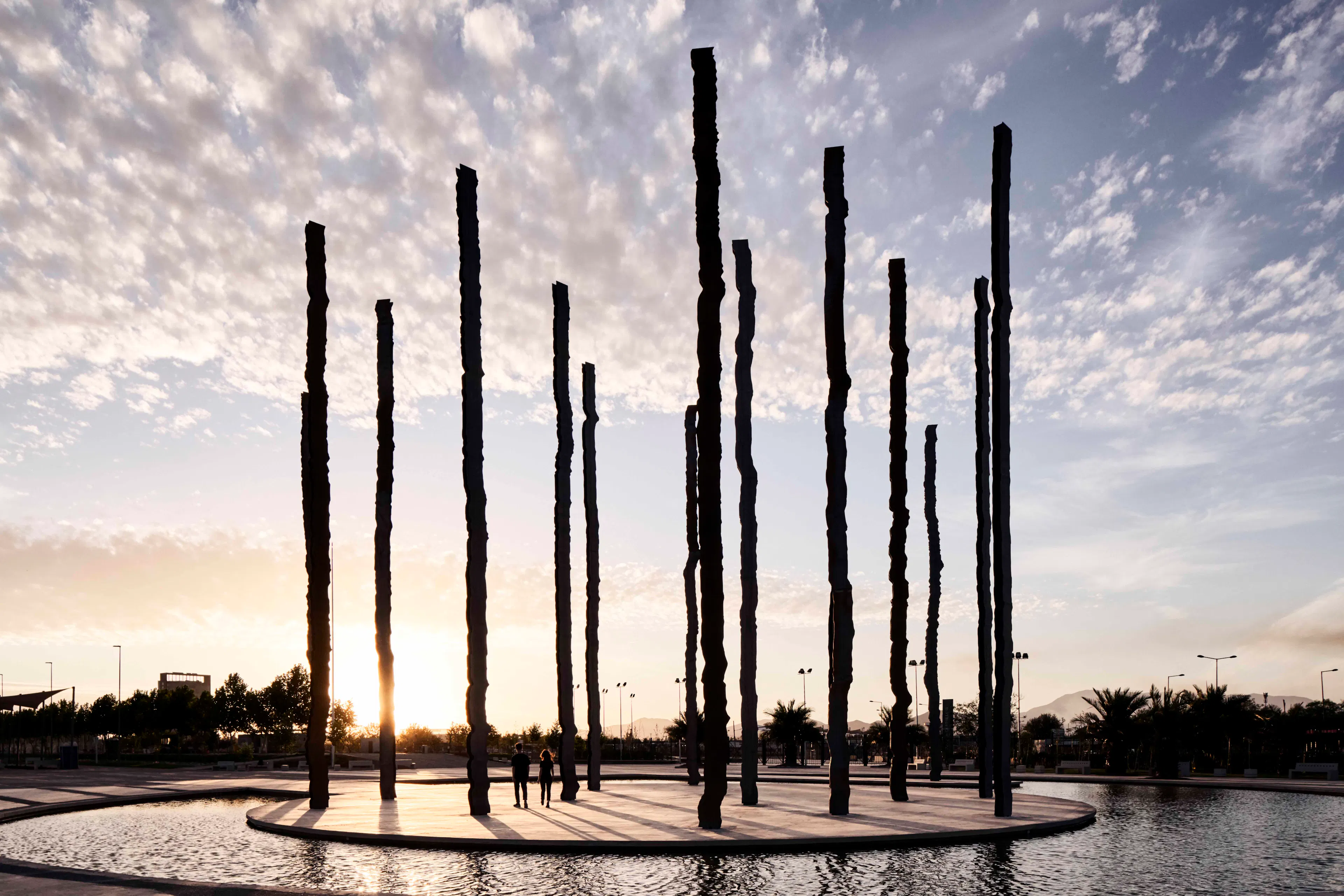 Su Vertical Nos Retiene — 7