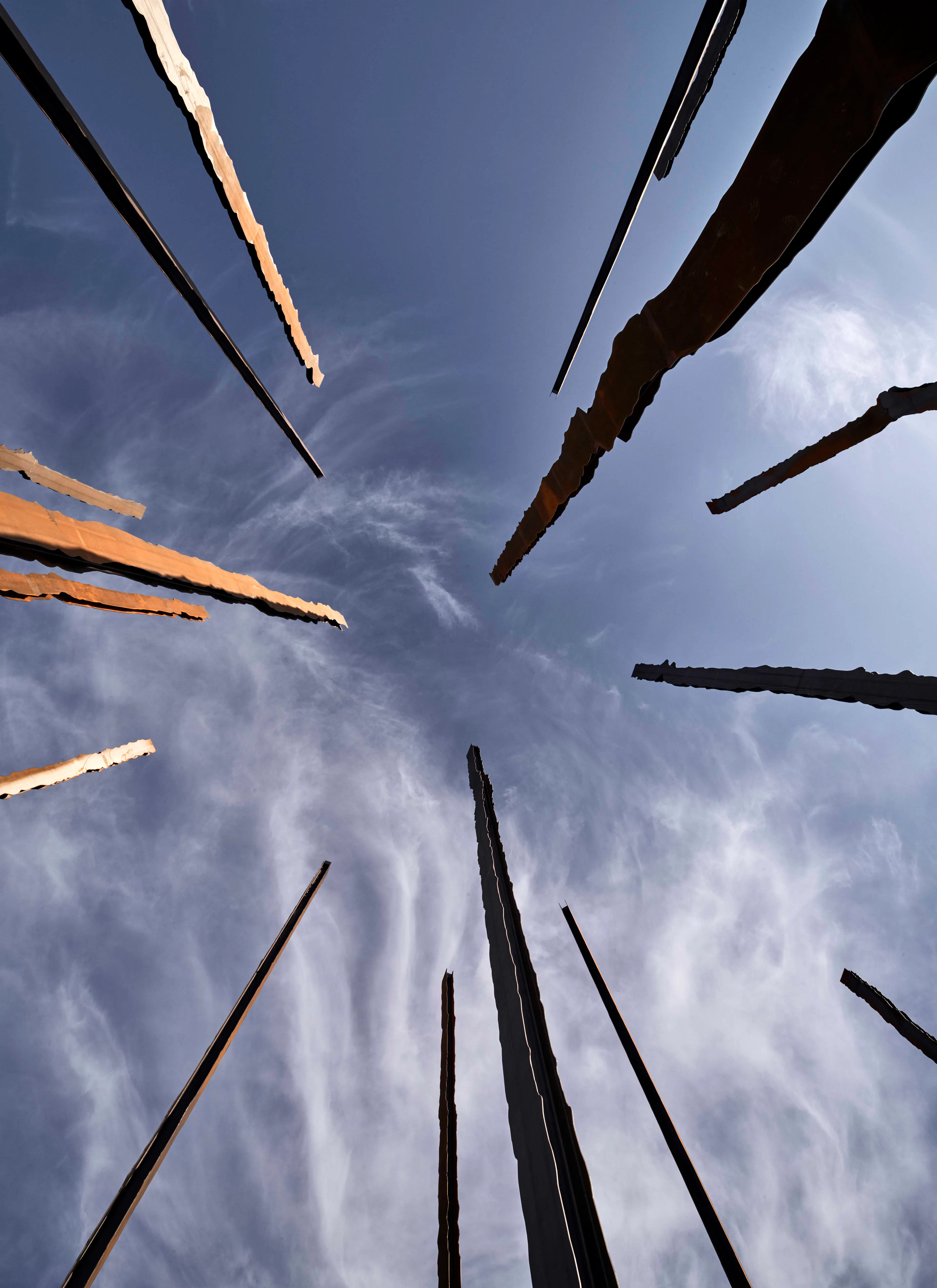 Su Vertical Nos Retiene — 11