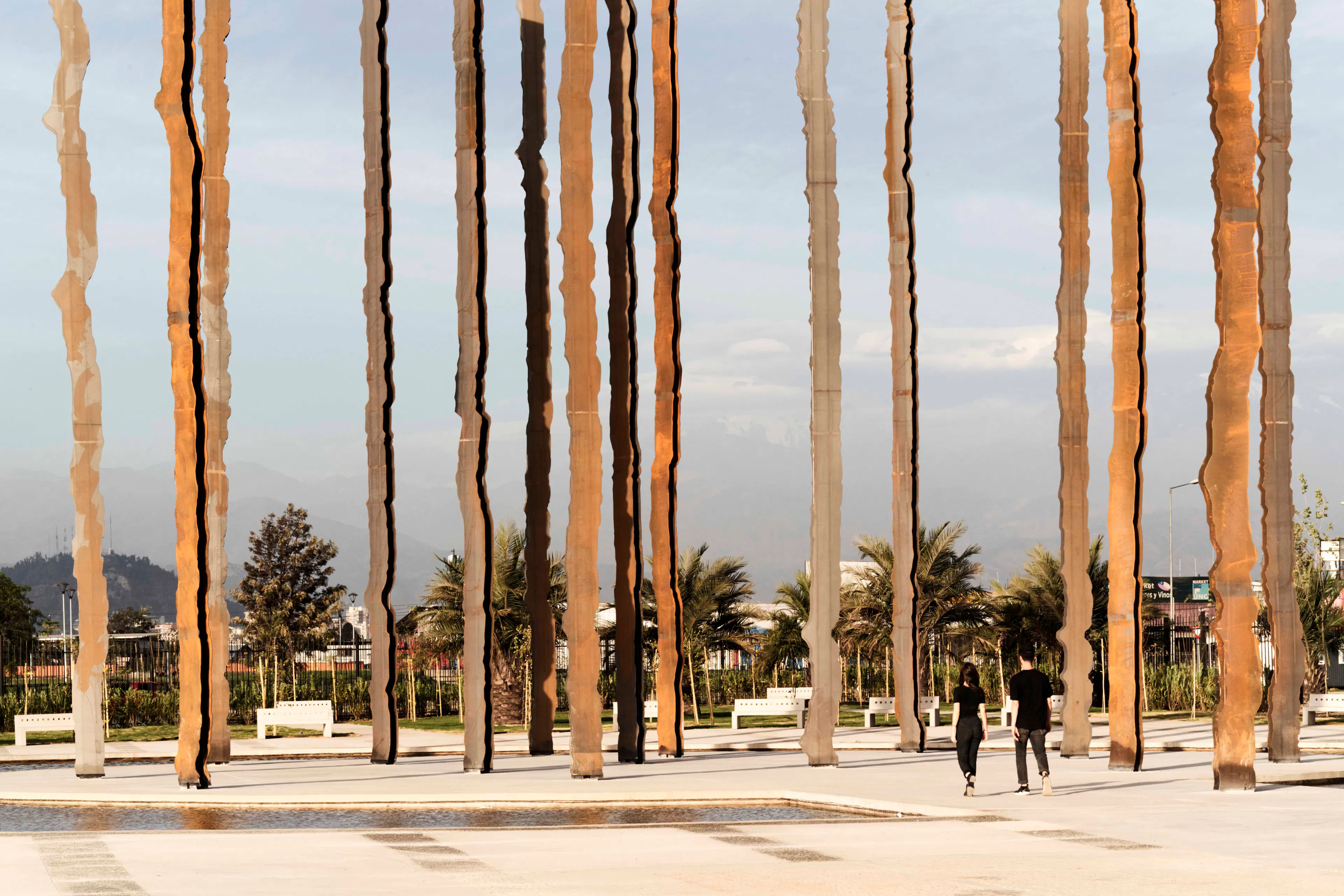 Su Vertical Nos Retiene — 12