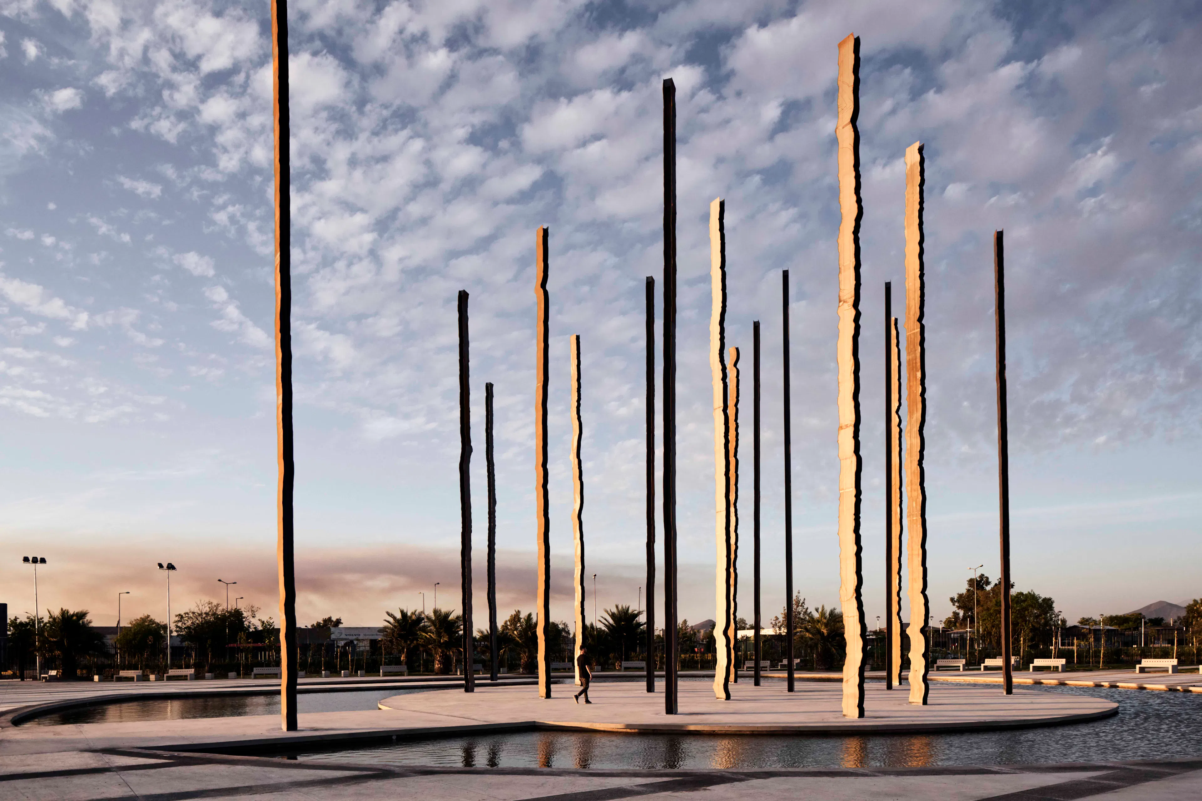 Su Vertical Nos Retiene — 14