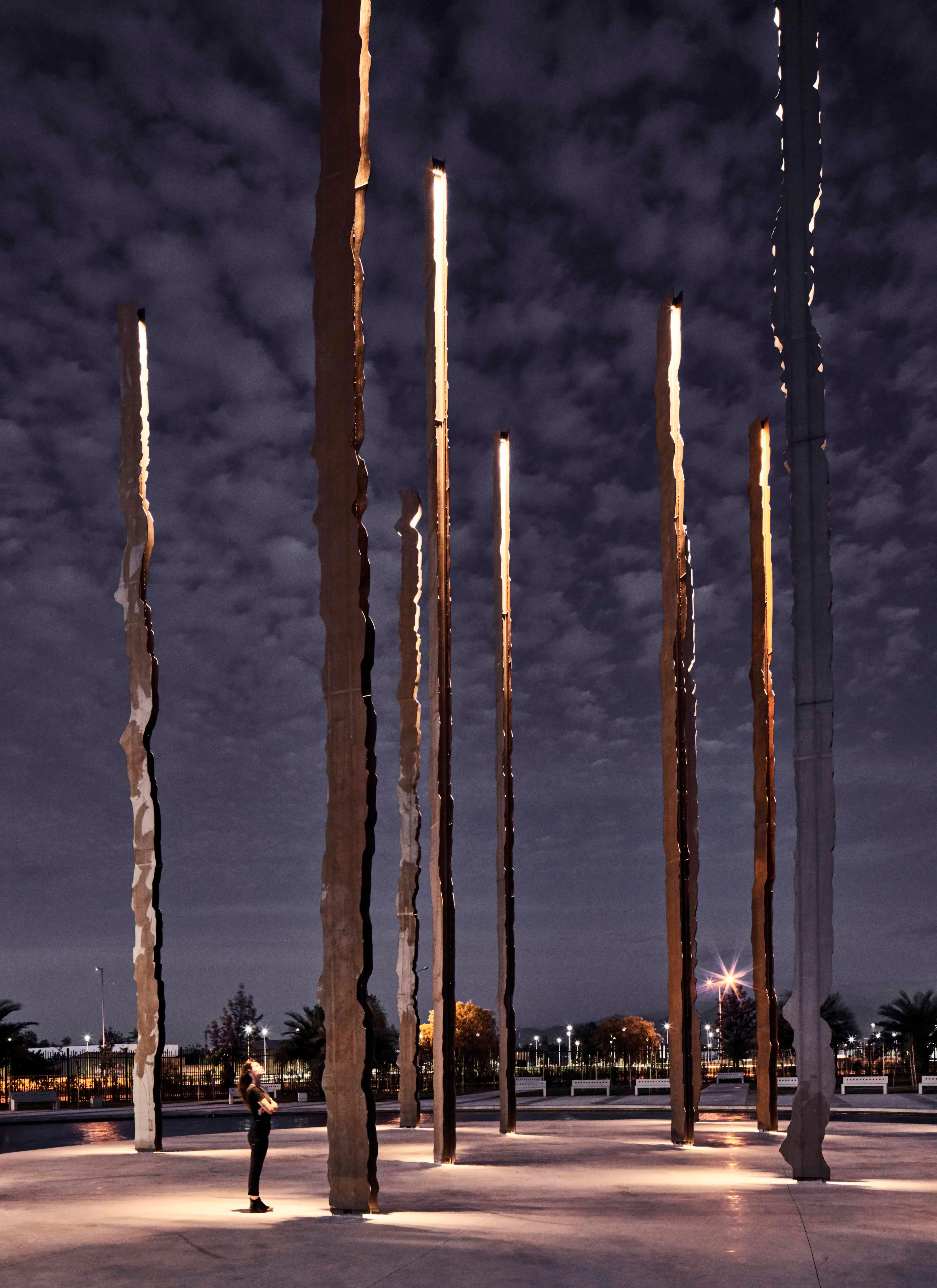 Su Vertical Nos Retiene — 16