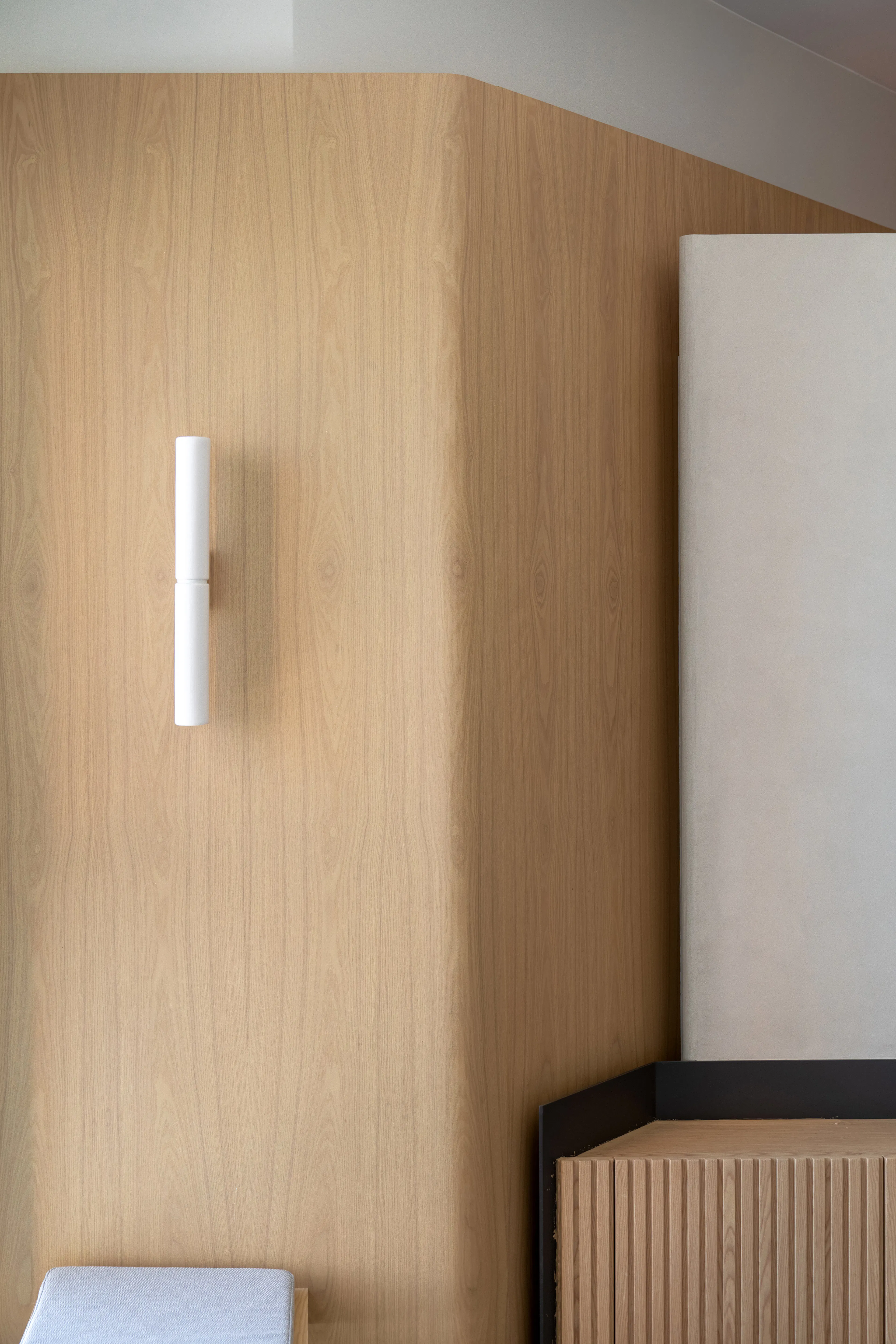 MW's RESIDENCE — 3