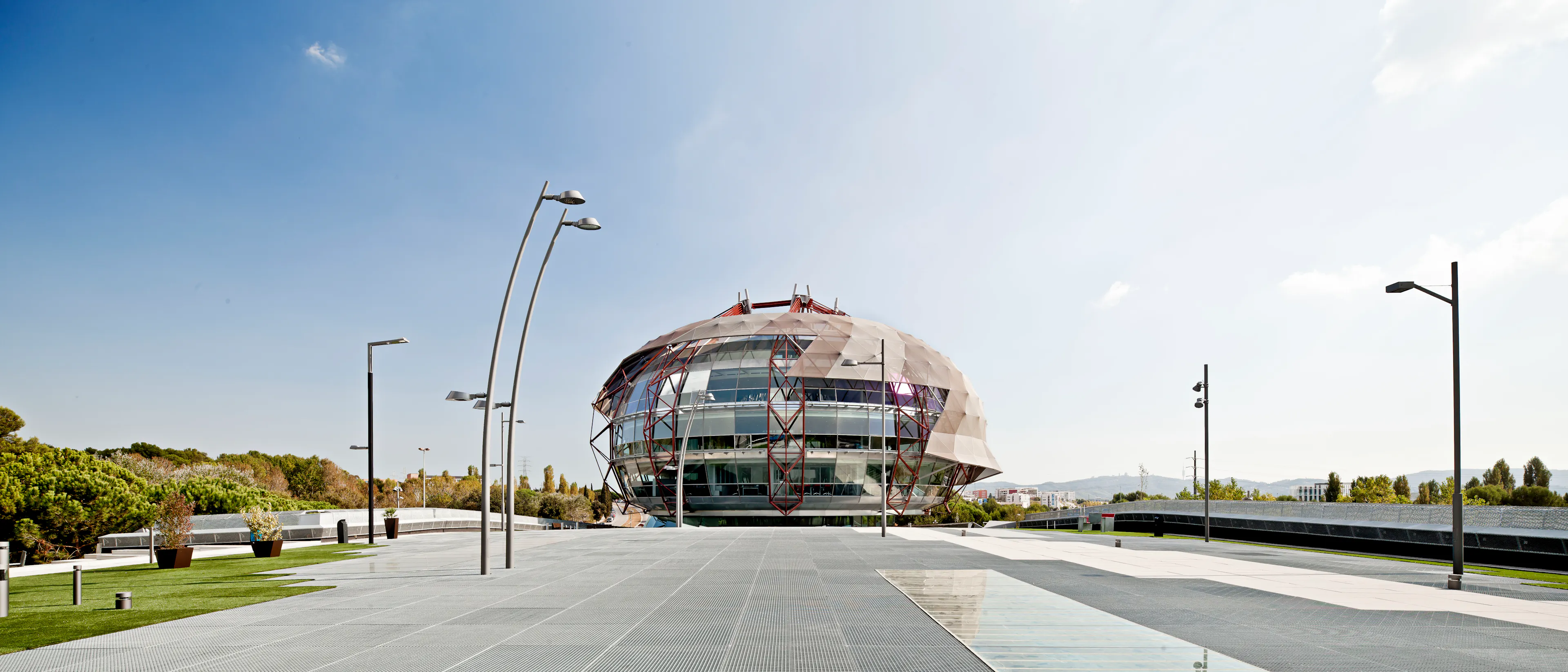 iGuzzini Illuminazione Ibérica Headquarters — 1