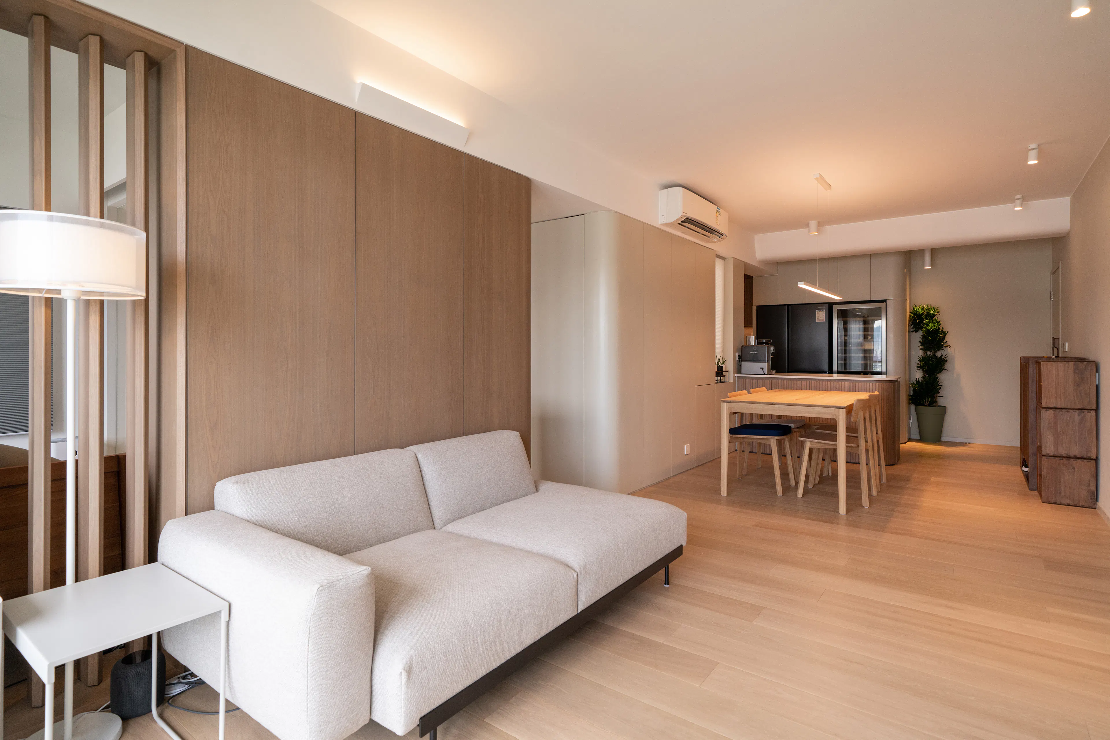 EF's residence — 12