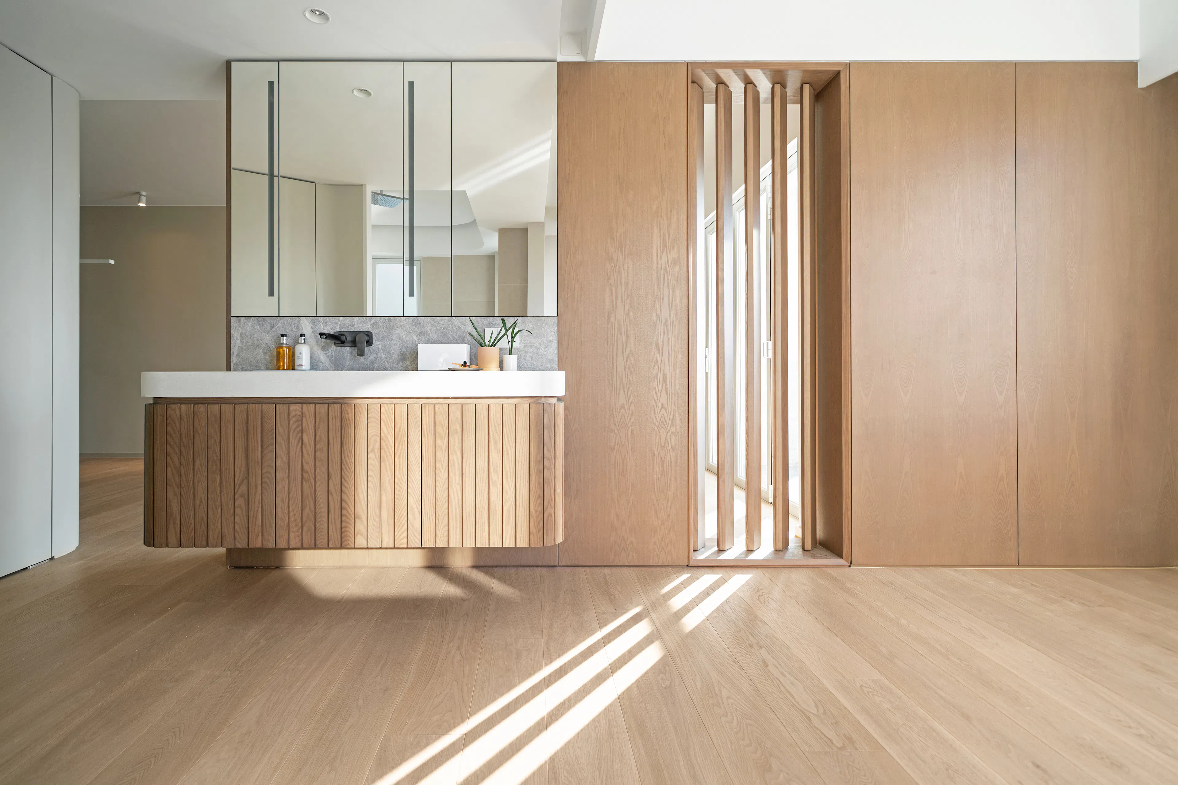 EF's residence — 21