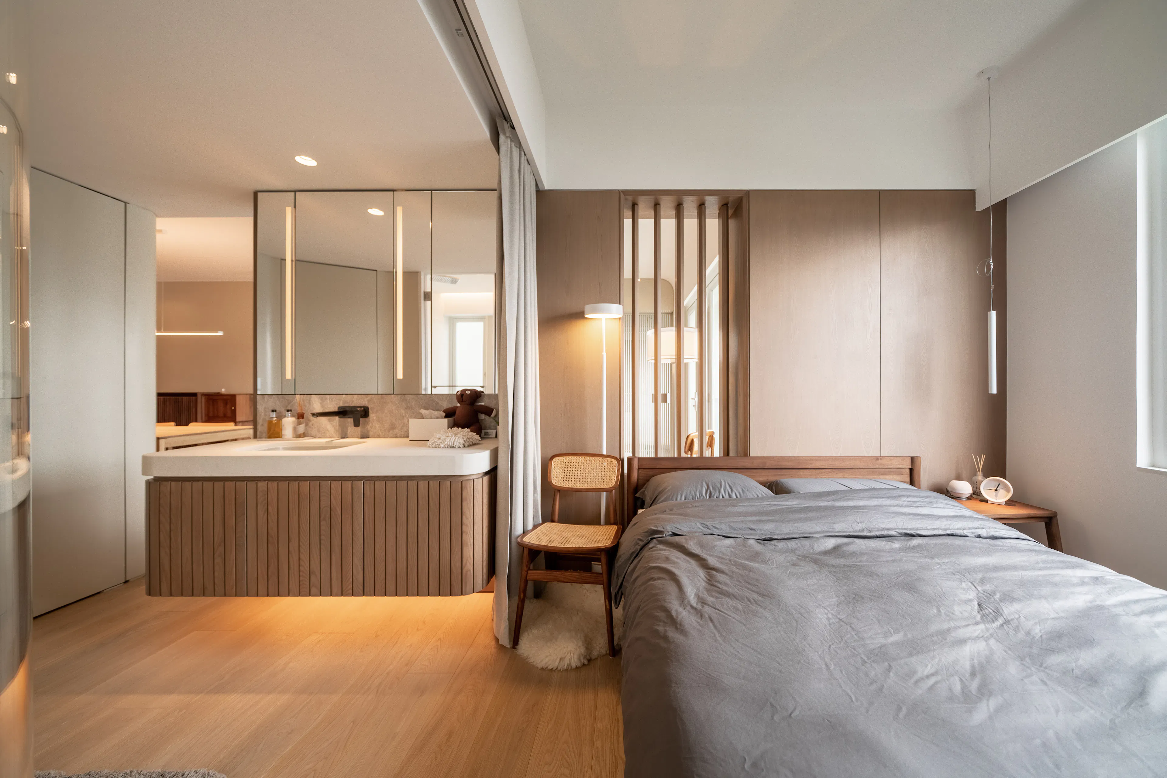 EF's residence — 28