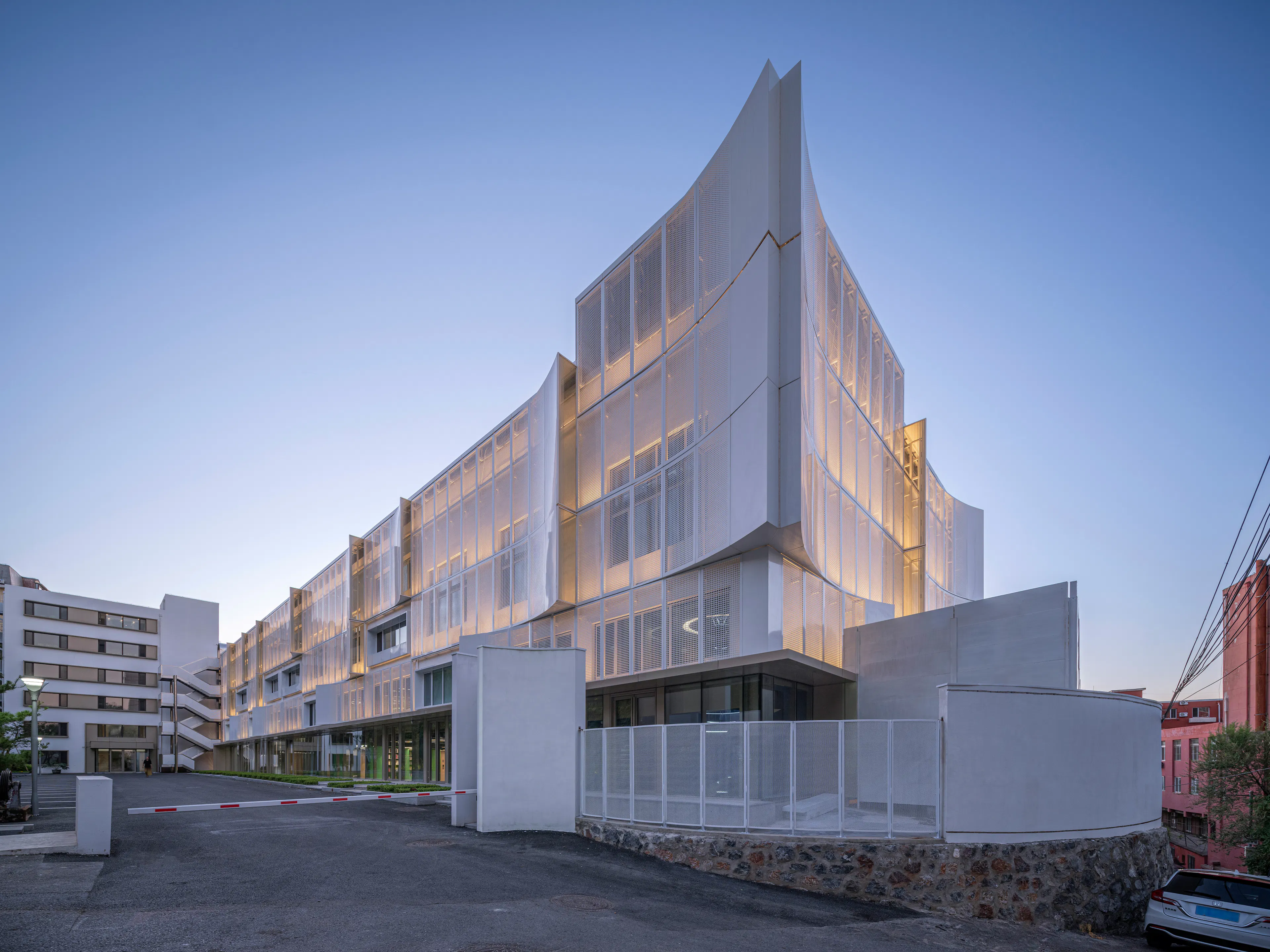 The Renovation of the Auditorium of Ankang Middle School — 2