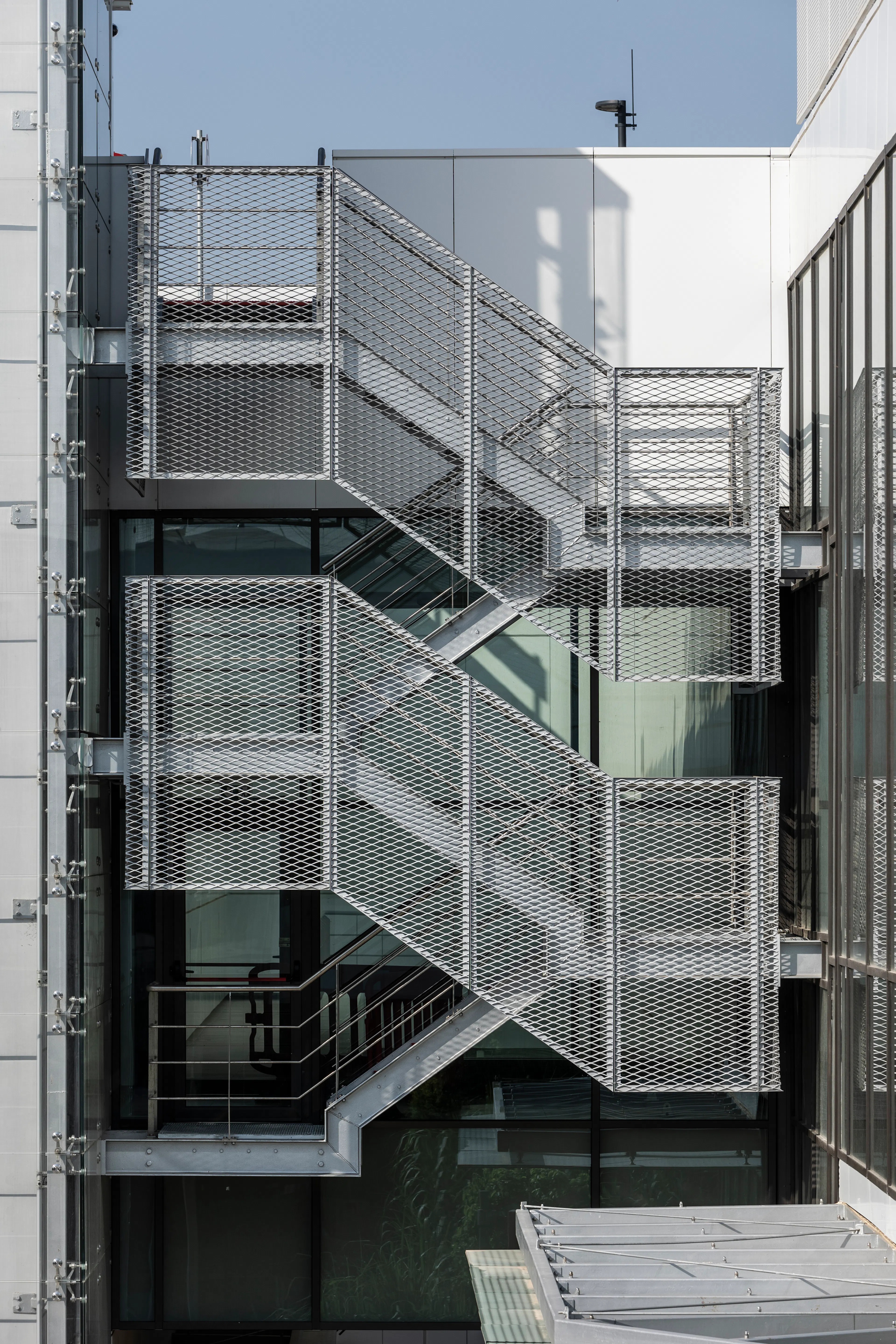 RIVER WEST OPEN — 12