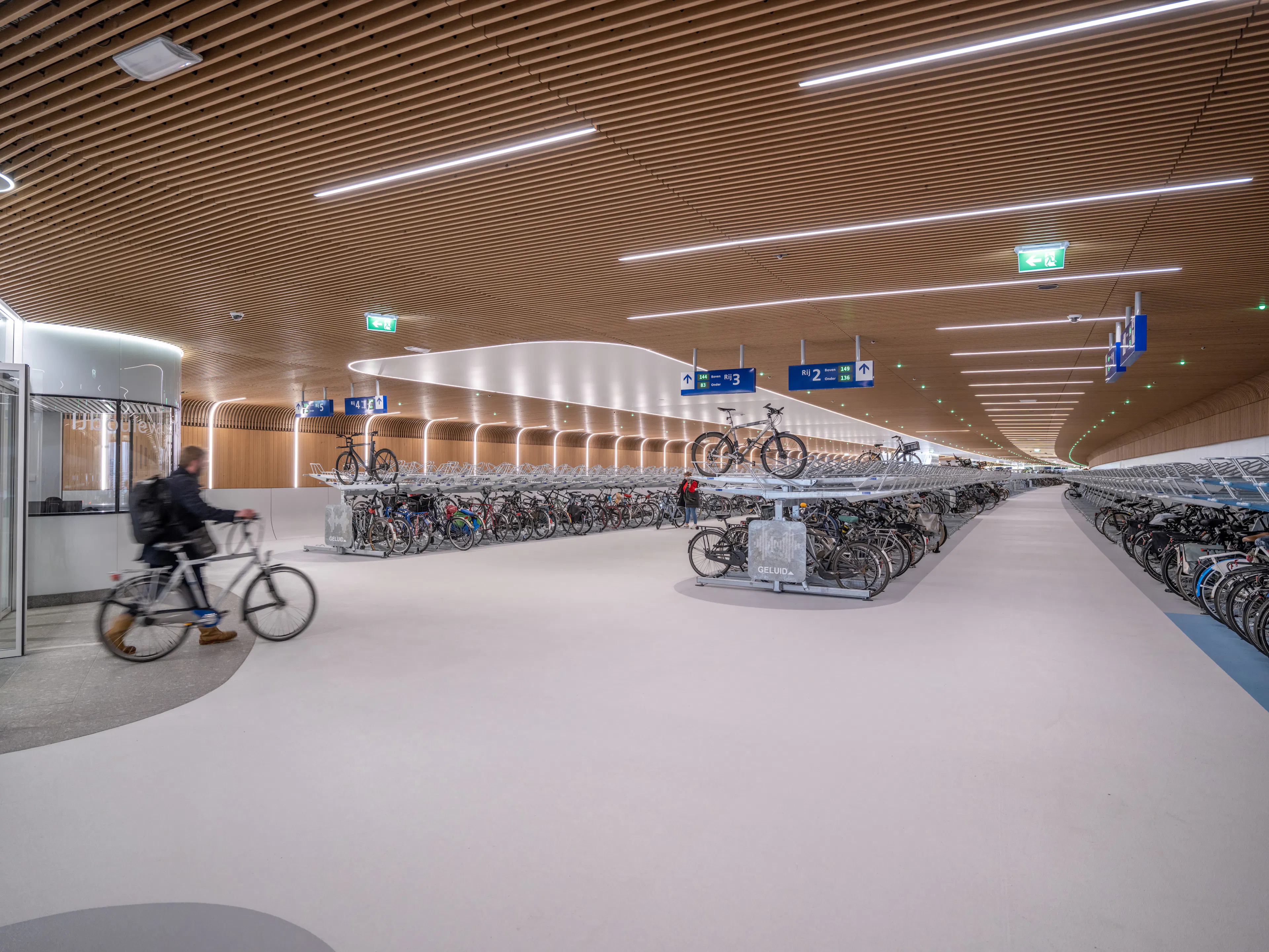 Bike Parking IJboulevard — 8