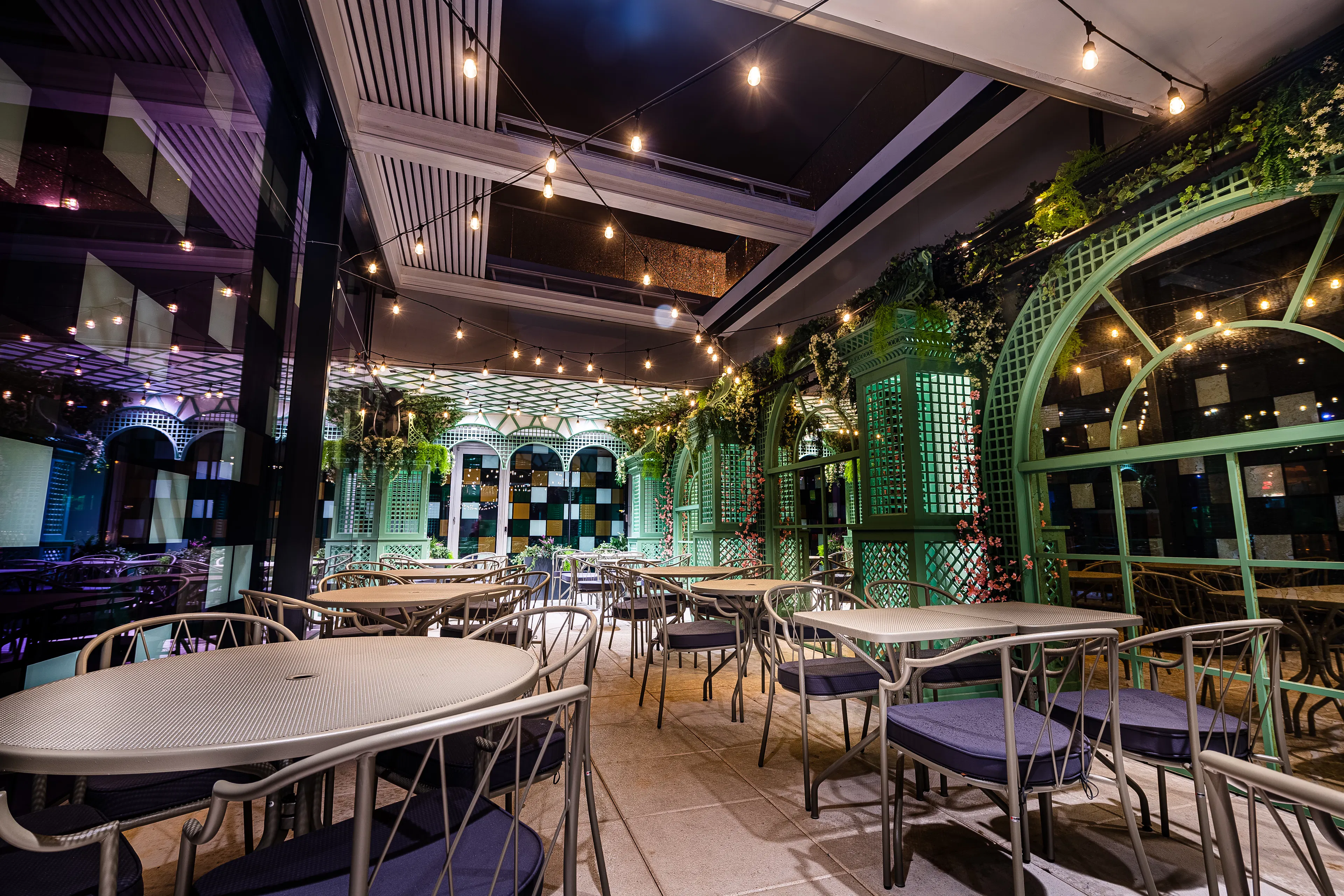 Swingers Dupont Circle — 9