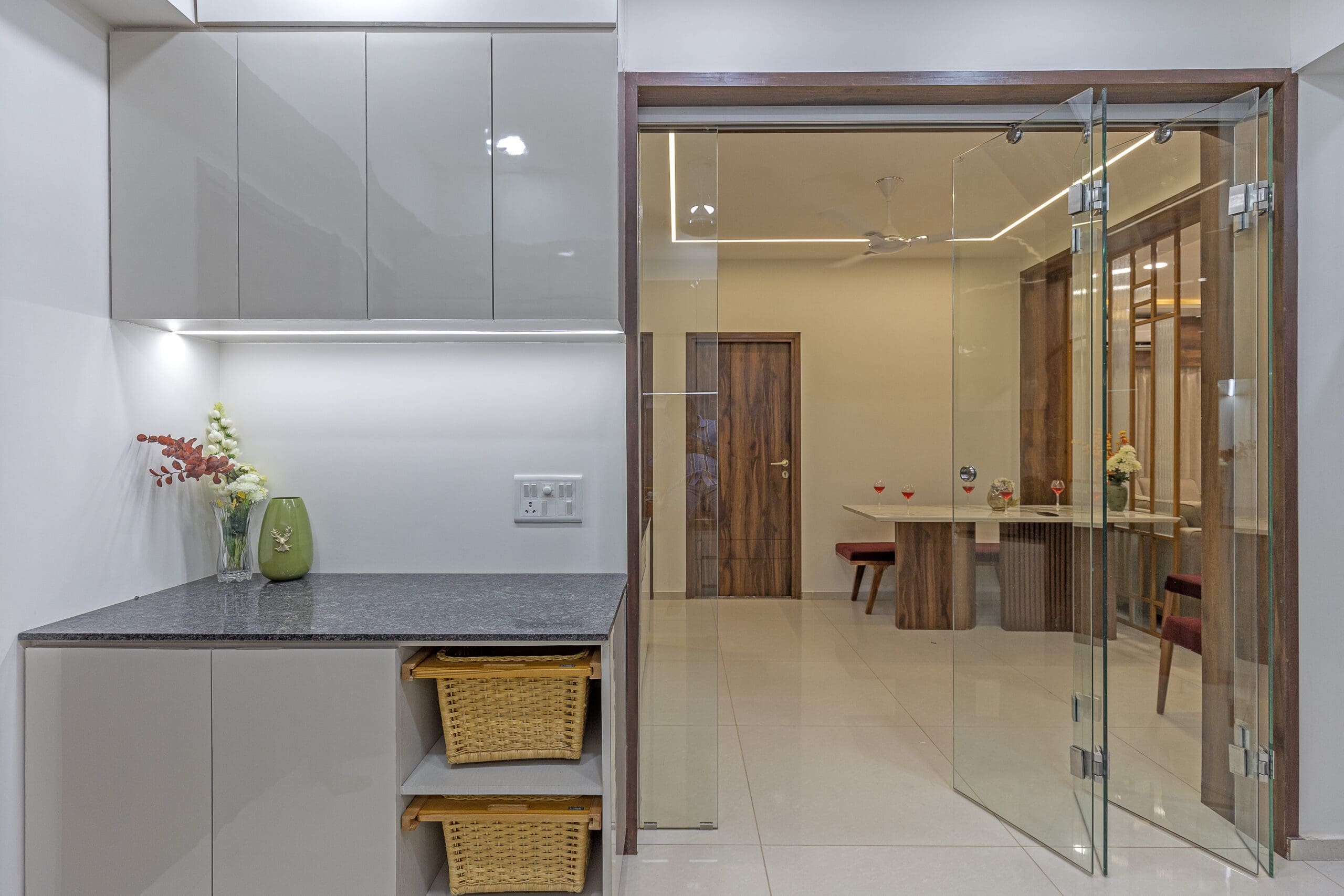 A 3 BHK Apartment Interior Design at Orchid Heaven by Montdor Interior ...