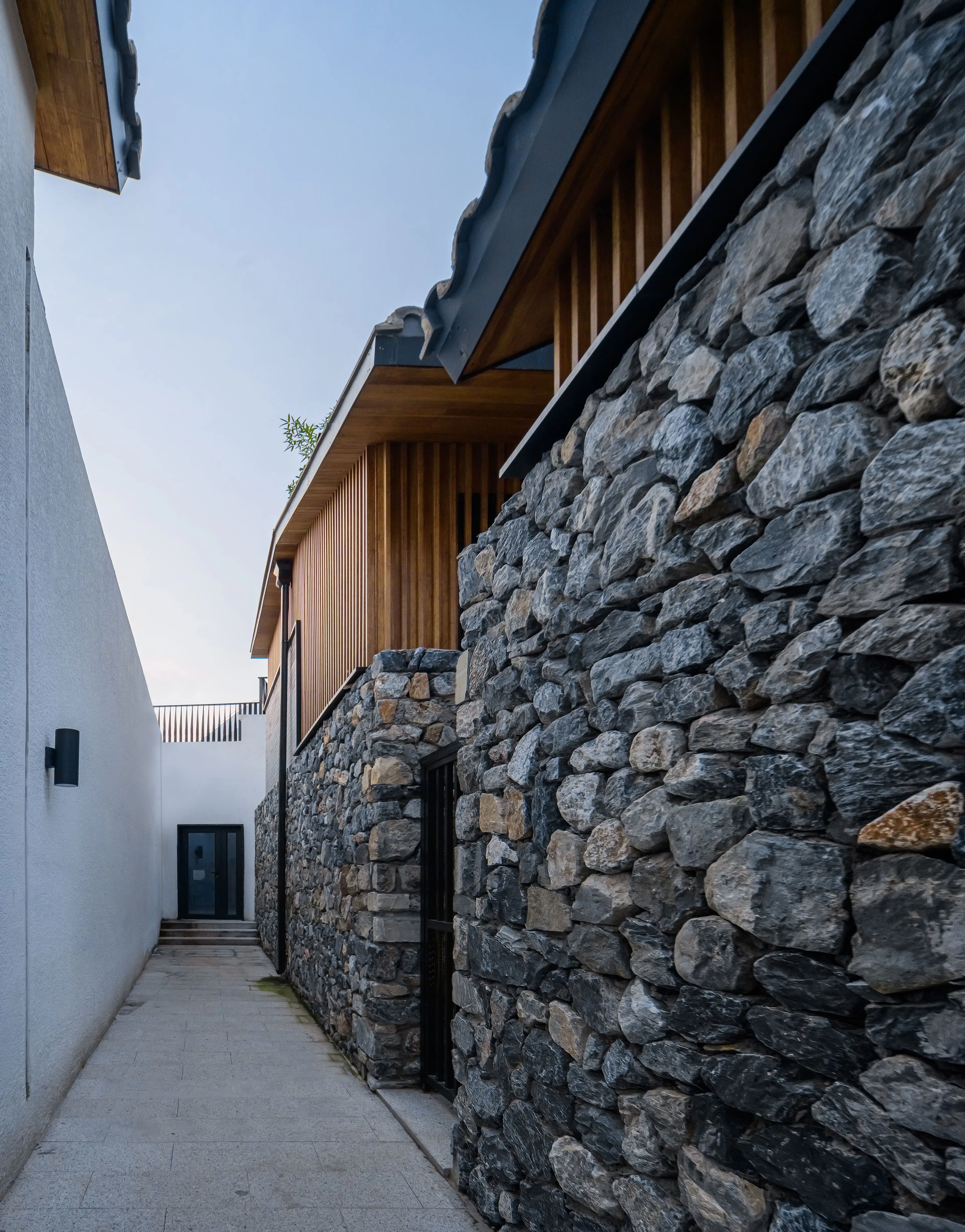 Courtyards Renovation of the Moshikou Neighborhood — 2